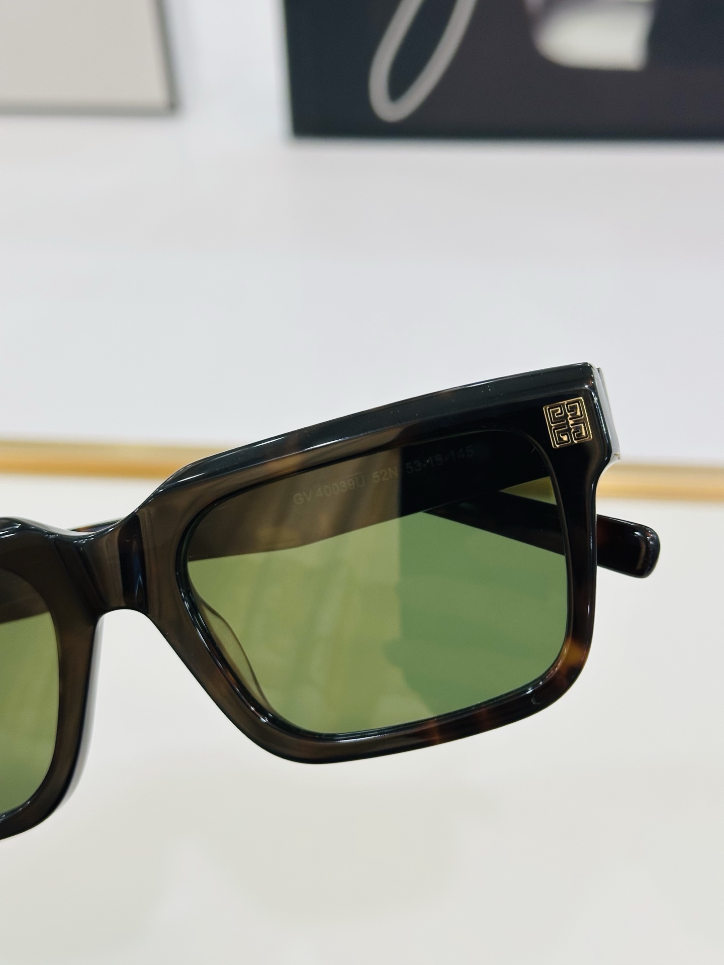 Givench* 纪凡家 GV40039U Size：53口19-145 原单 👍👍细节做工精细 L太阳