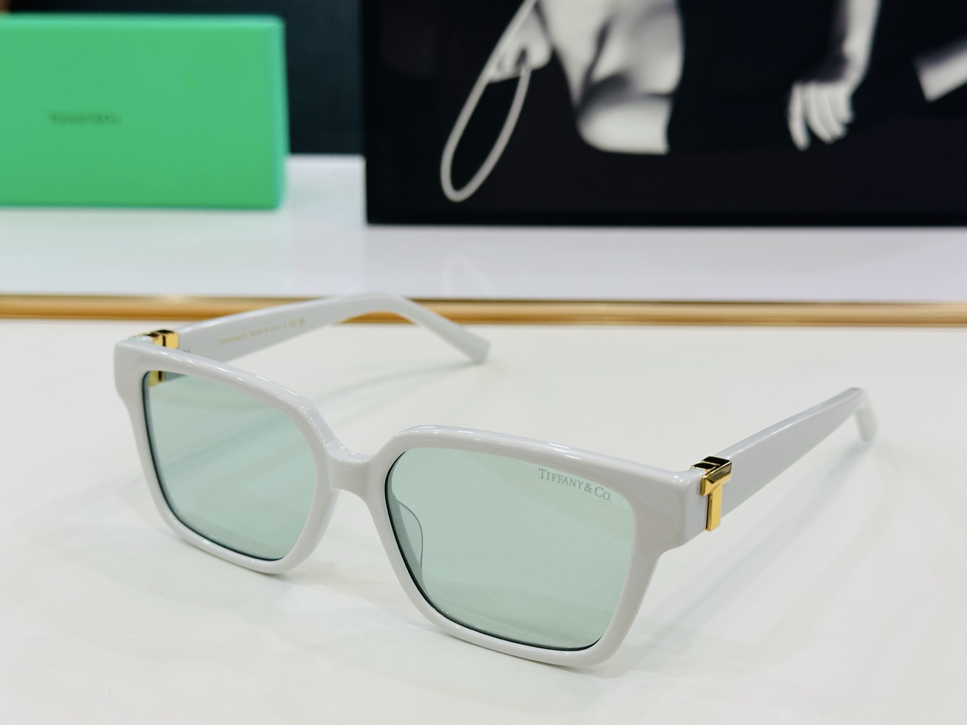 蒂芙家 Tiffany & CO. TF2232U   Size：55口16-145 时尚太阳镜架 👍b