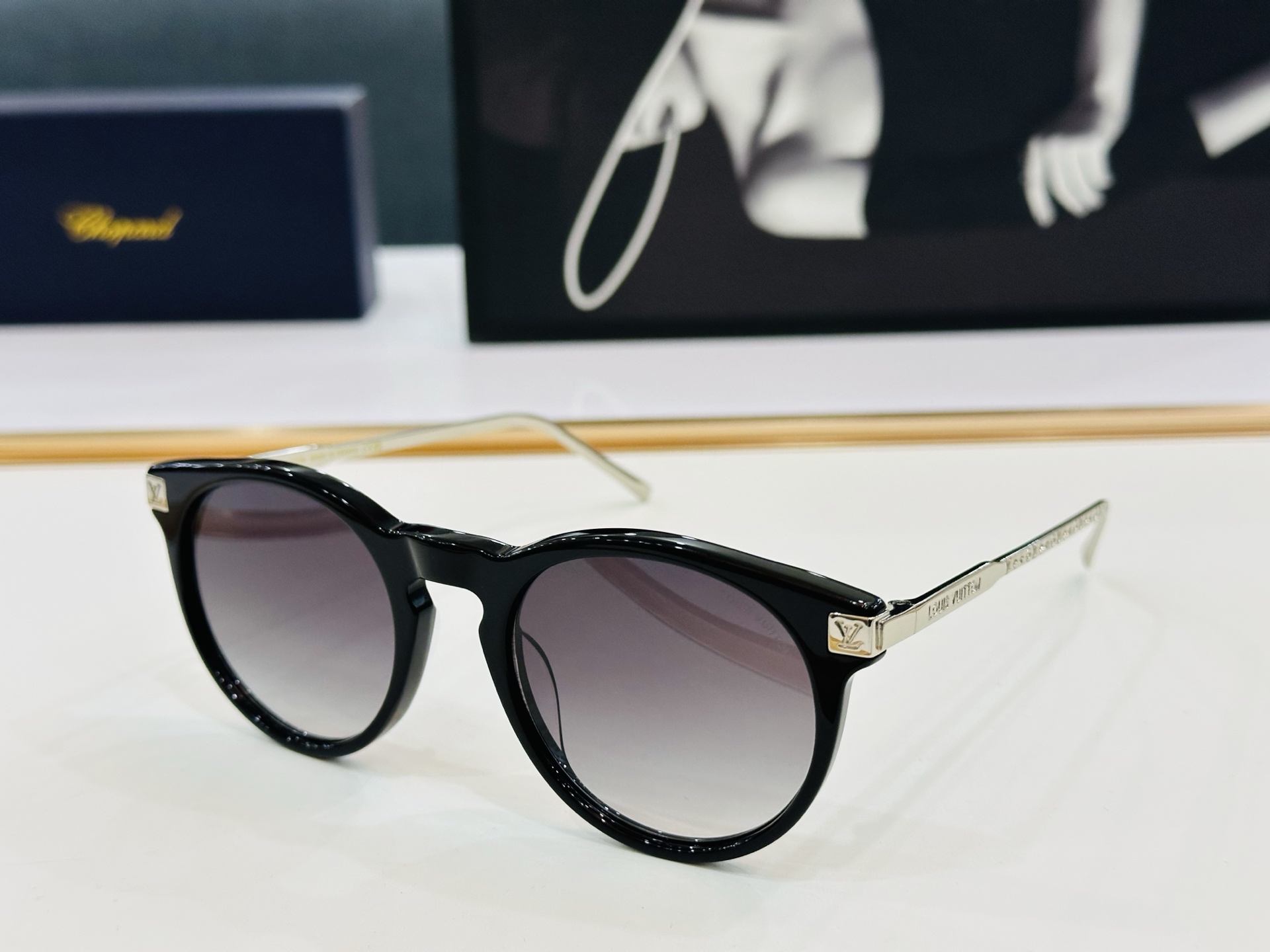路易家 LOUIS *VUITON 原单高品质 Model Z1669E    高端货 Size：52口