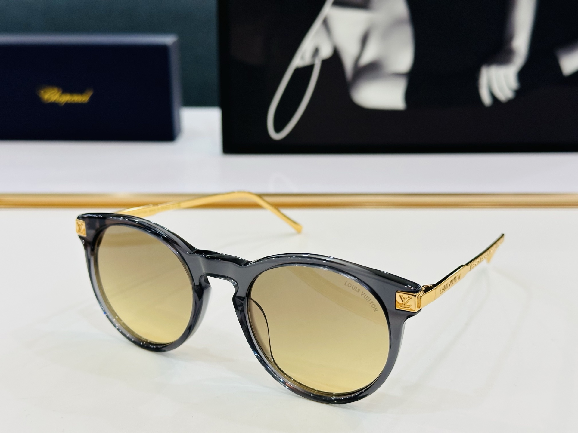 路易家 LOUIS *VUITON 原单高品质 Model Z1669E    高端货 Size：52口