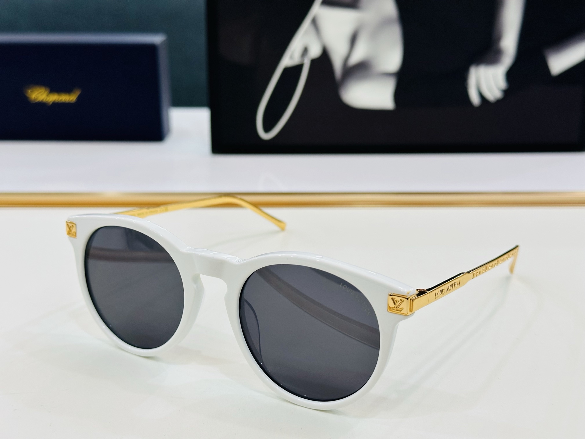 路易家 LOUIS *VUITON 原单高品质 Model Z1669E    高端货 Size：52口