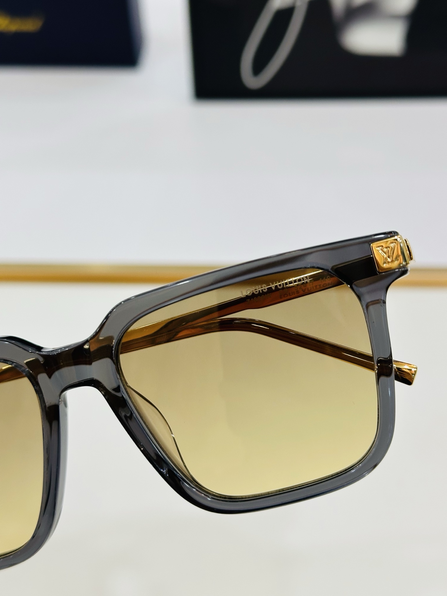 路易家 LOUIS *VUITON 原单高品质 Model Z1826W 高端货 Size：52口17-