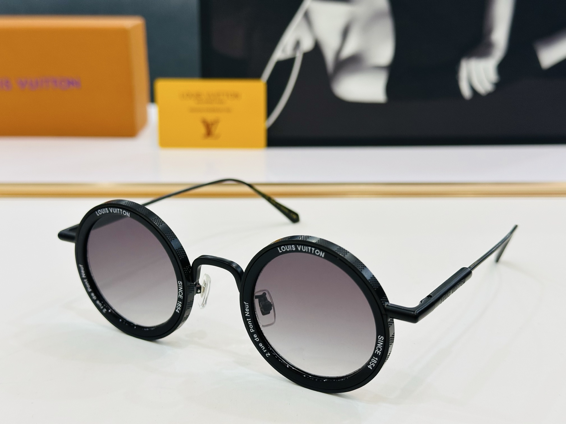 路易家 LOUIS *VUITON 原单高品质 Model Z2223U 高端货 Size：45口29-