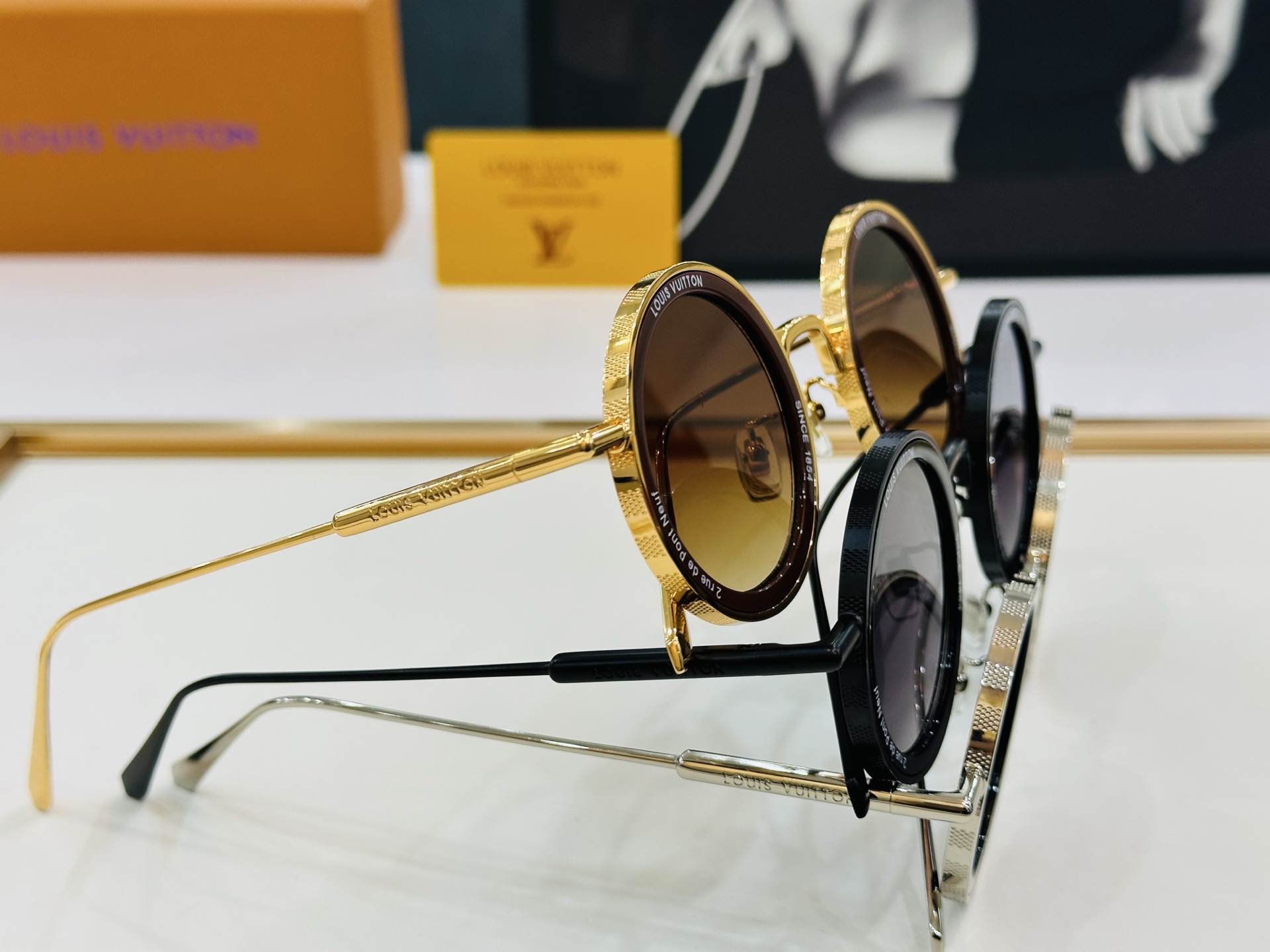 路易家 LOUIS *VUITON 原单高品质 Model Z2223U 高端货 Size：45口29-