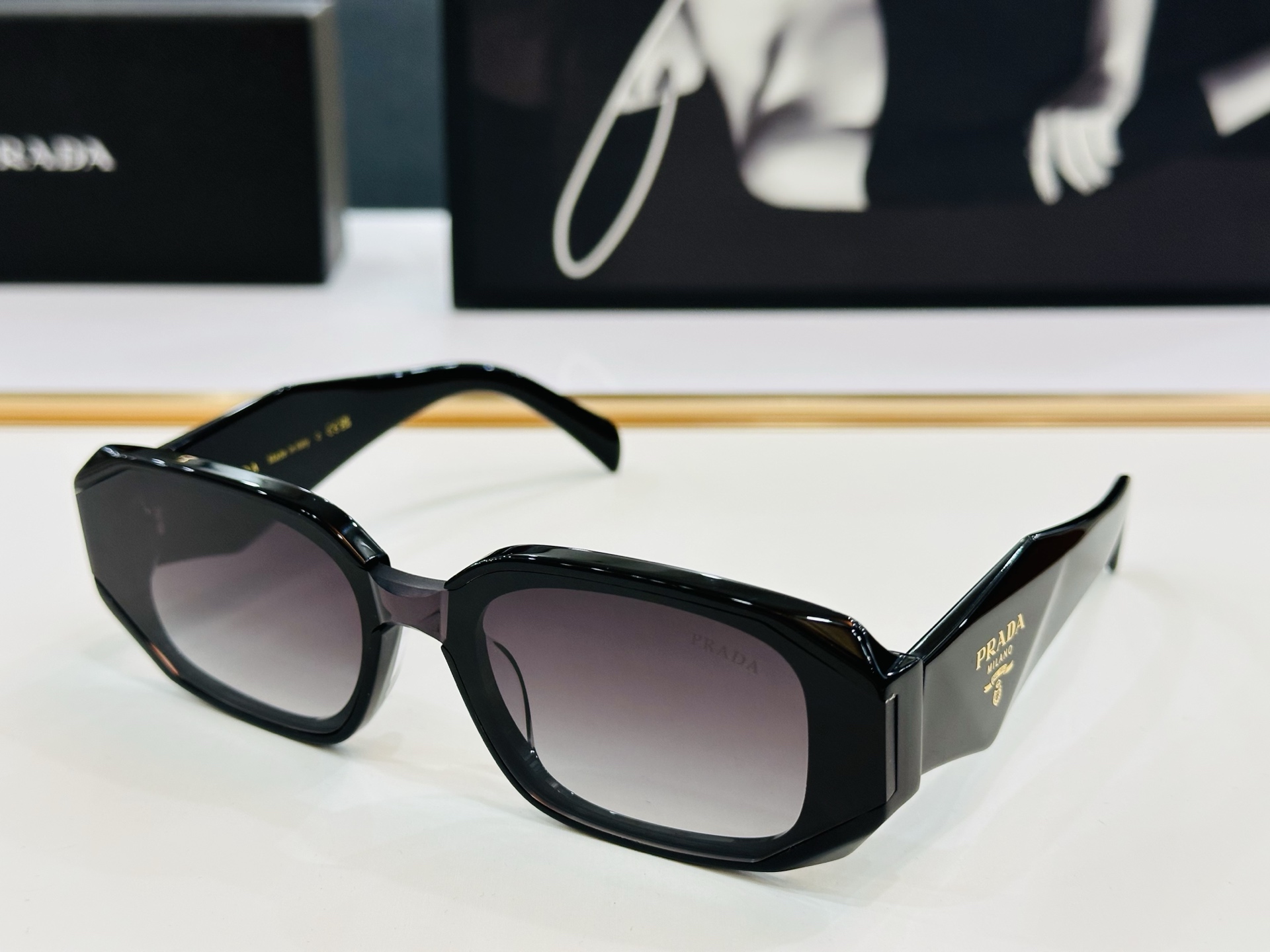 🔺PRAD*🔻普家 PR160S Size：52口21-145   眼镜系列堪称精湛制作 彰显独特个 X