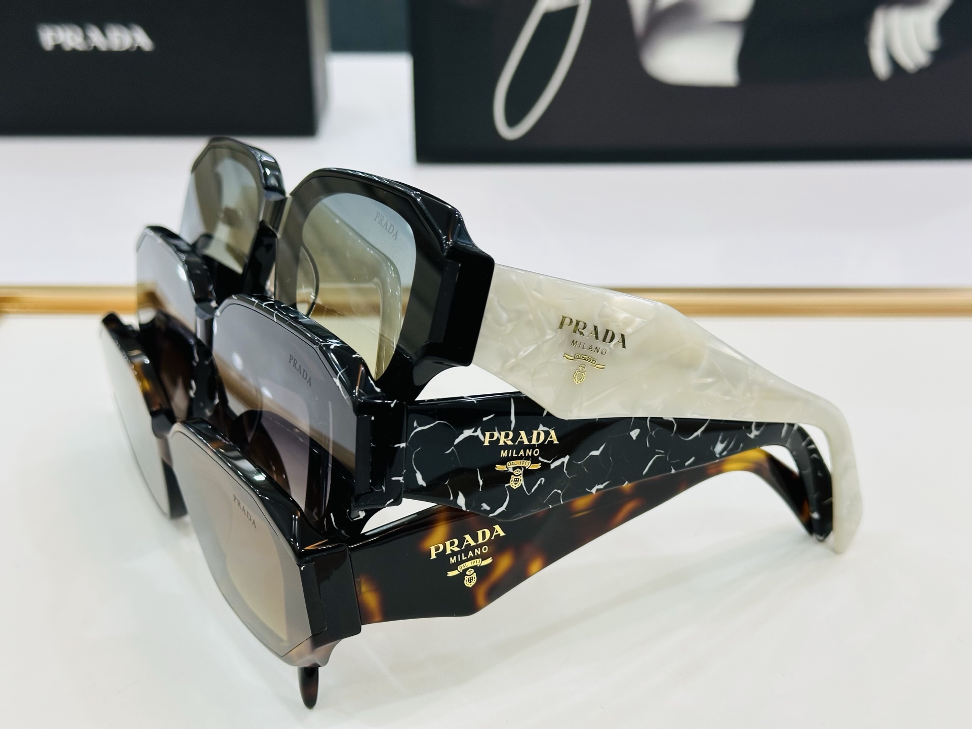 🔺PRAD*🔻普家 PR160S Size：52口21-145   眼镜系列堪称精湛制作 彰显独特个 X
