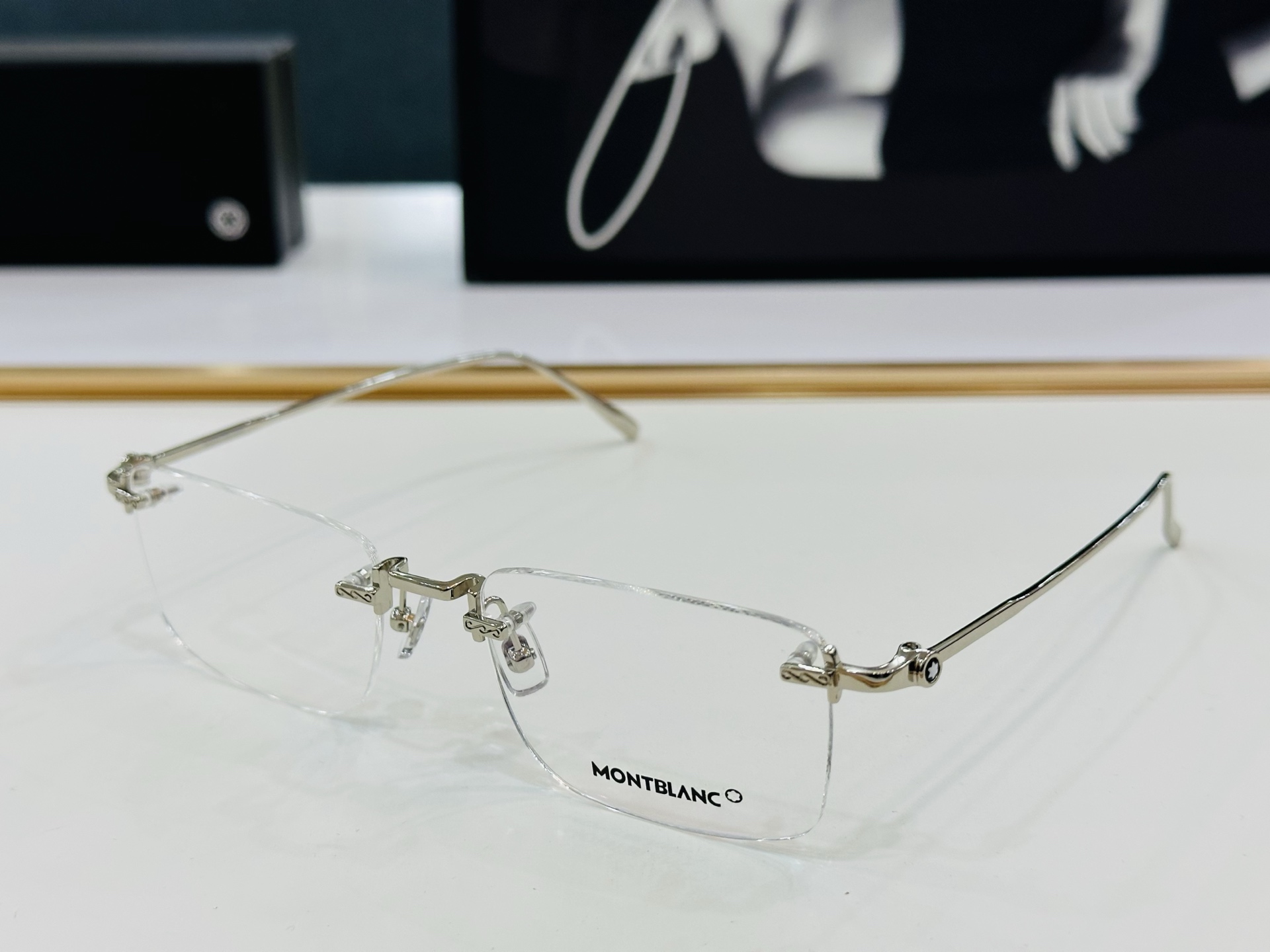 官网新品 MONTBLANC 万宝龙 MB0241O Size：54口19-145  做工精良 👍👍L完