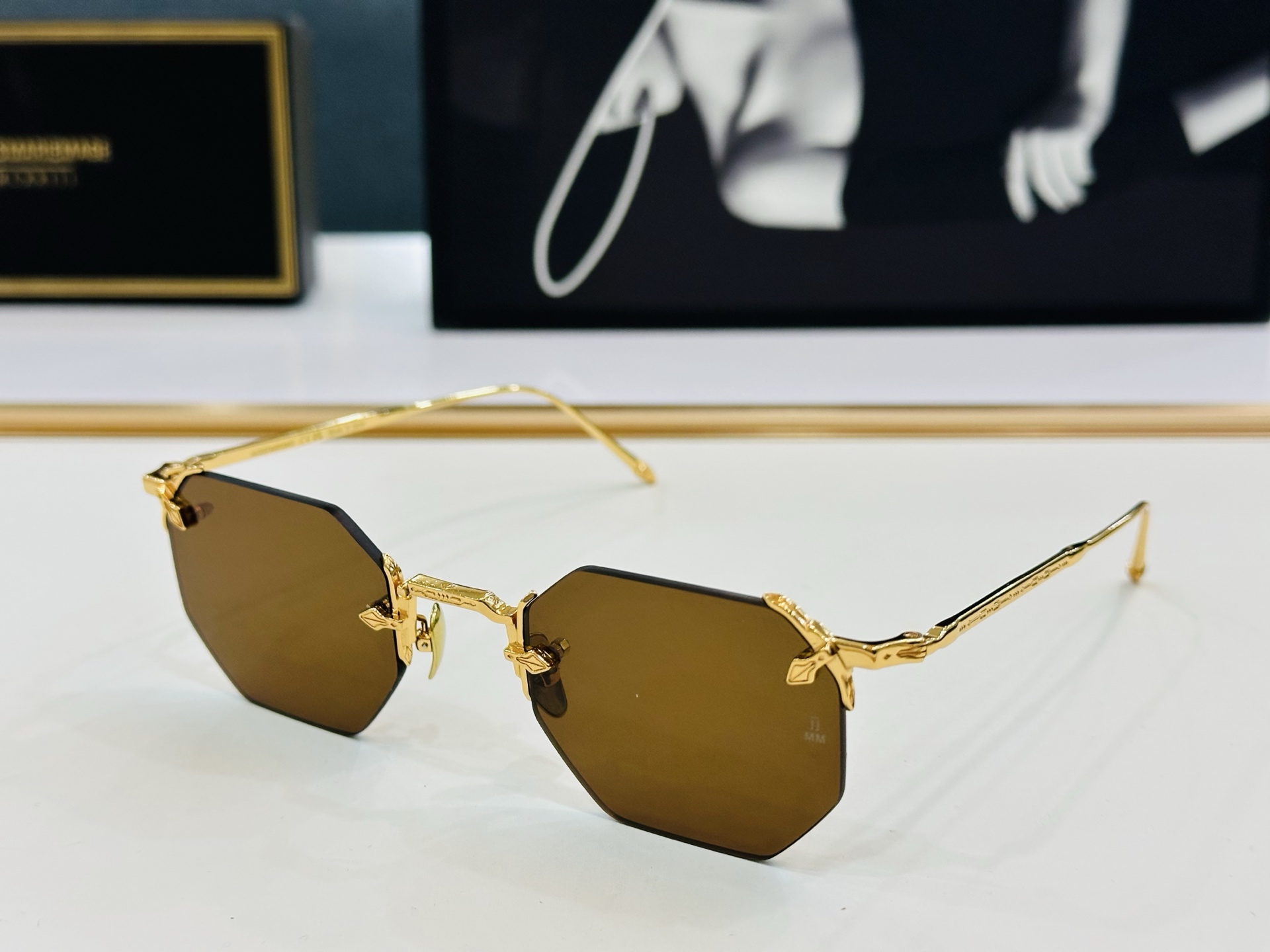 JACQUES MARIE JMMED-54
日本手工眼镜 镜框採用上板材打造出  SIZE：51口25