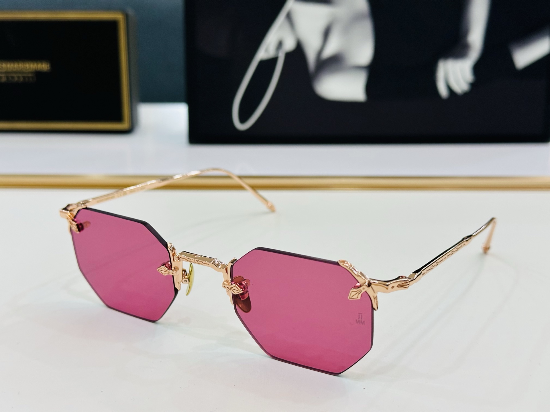 JACQUES MARIE JMMED-54
日本手工眼镜 镜框採用上板材打造出  SIZE：51口25
