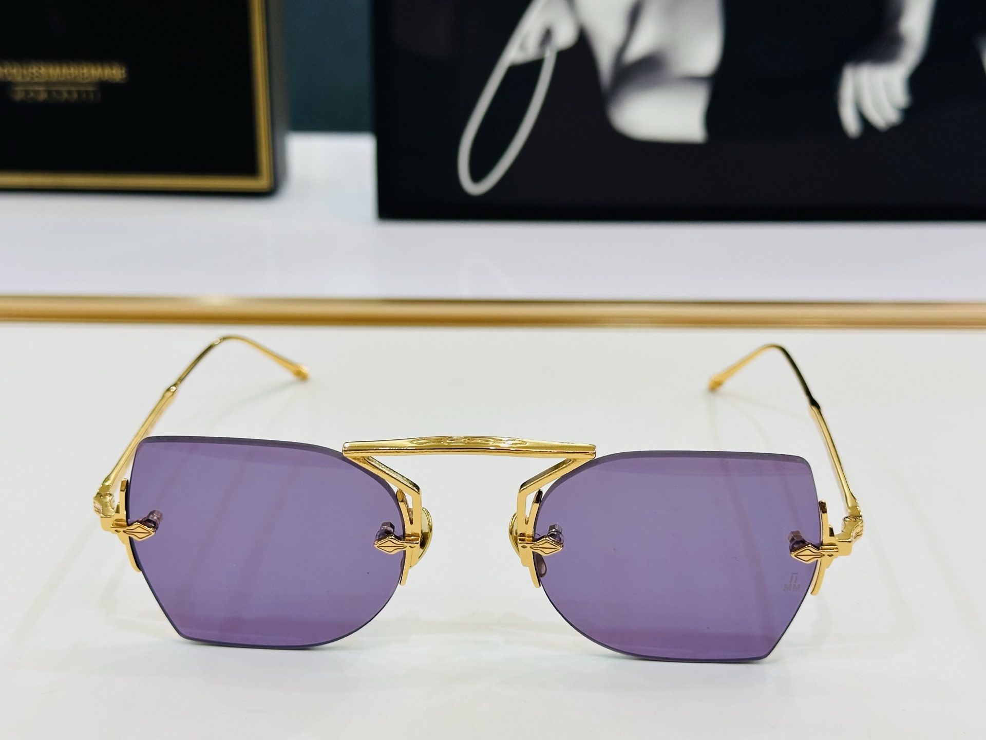 JACQUES MARIE JMMYU2E 
日本手工眼镜 镜框採用上板材打造出  SIZE：52口23
