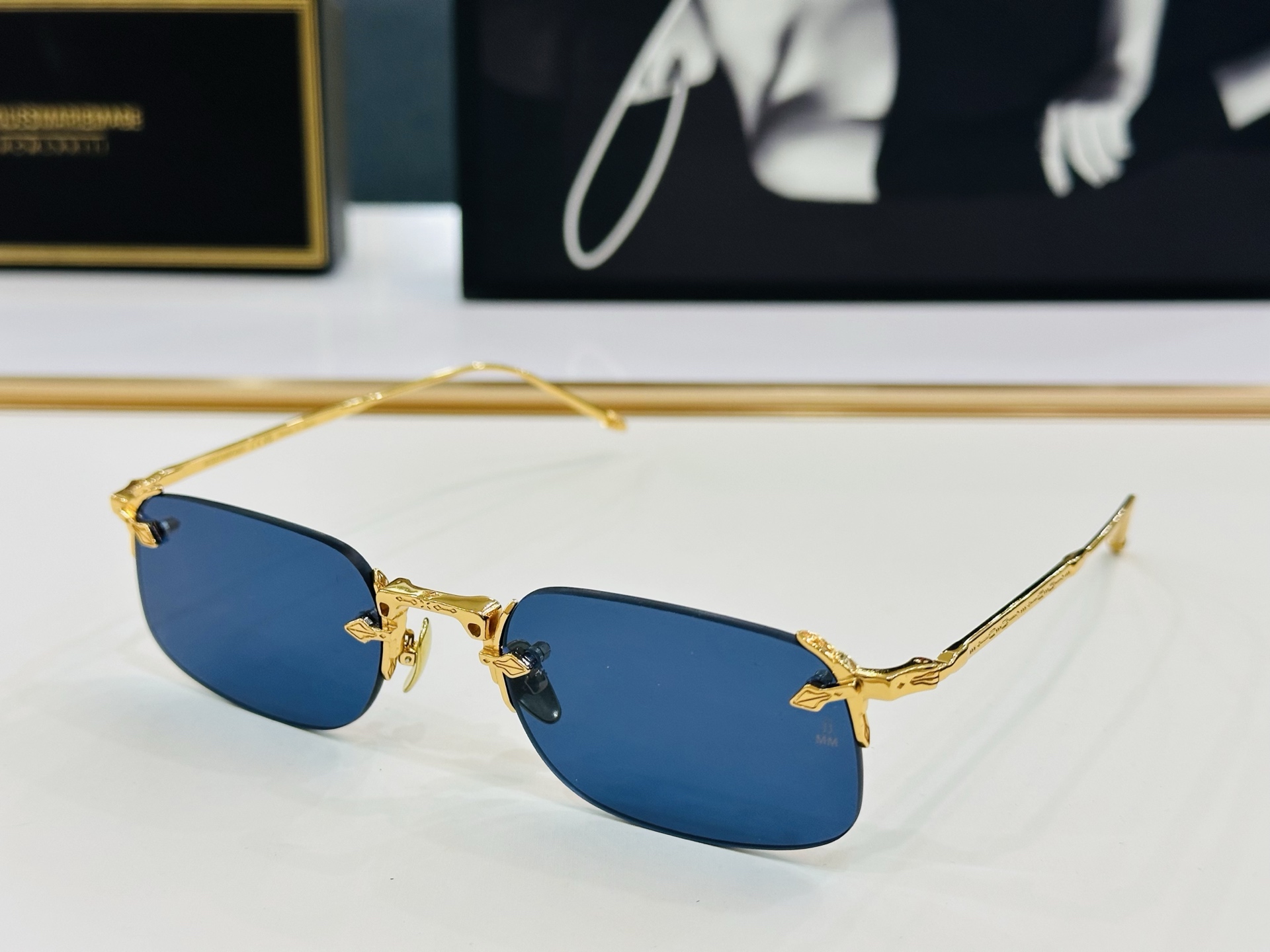 JACQUES MARIE JMMFD-54 
日本手工眼镜 镜框採用上板材打造出  SIZE：54口2