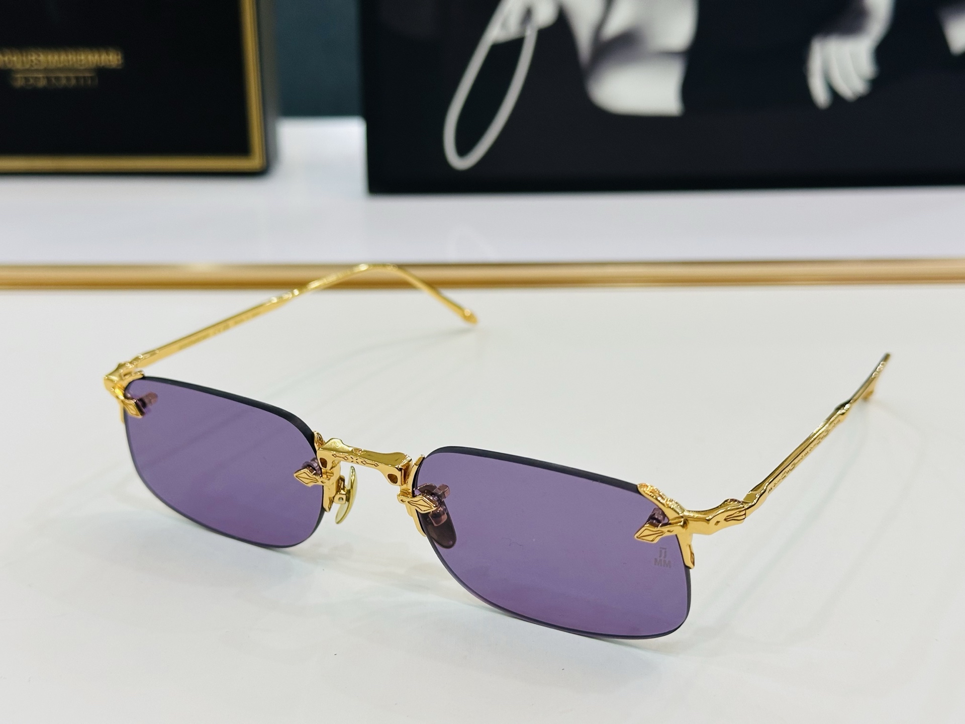 JACQUES MARIE JMMFD-54 
日本手工眼镜 镜框採用上板材打造出  SIZE：54口2