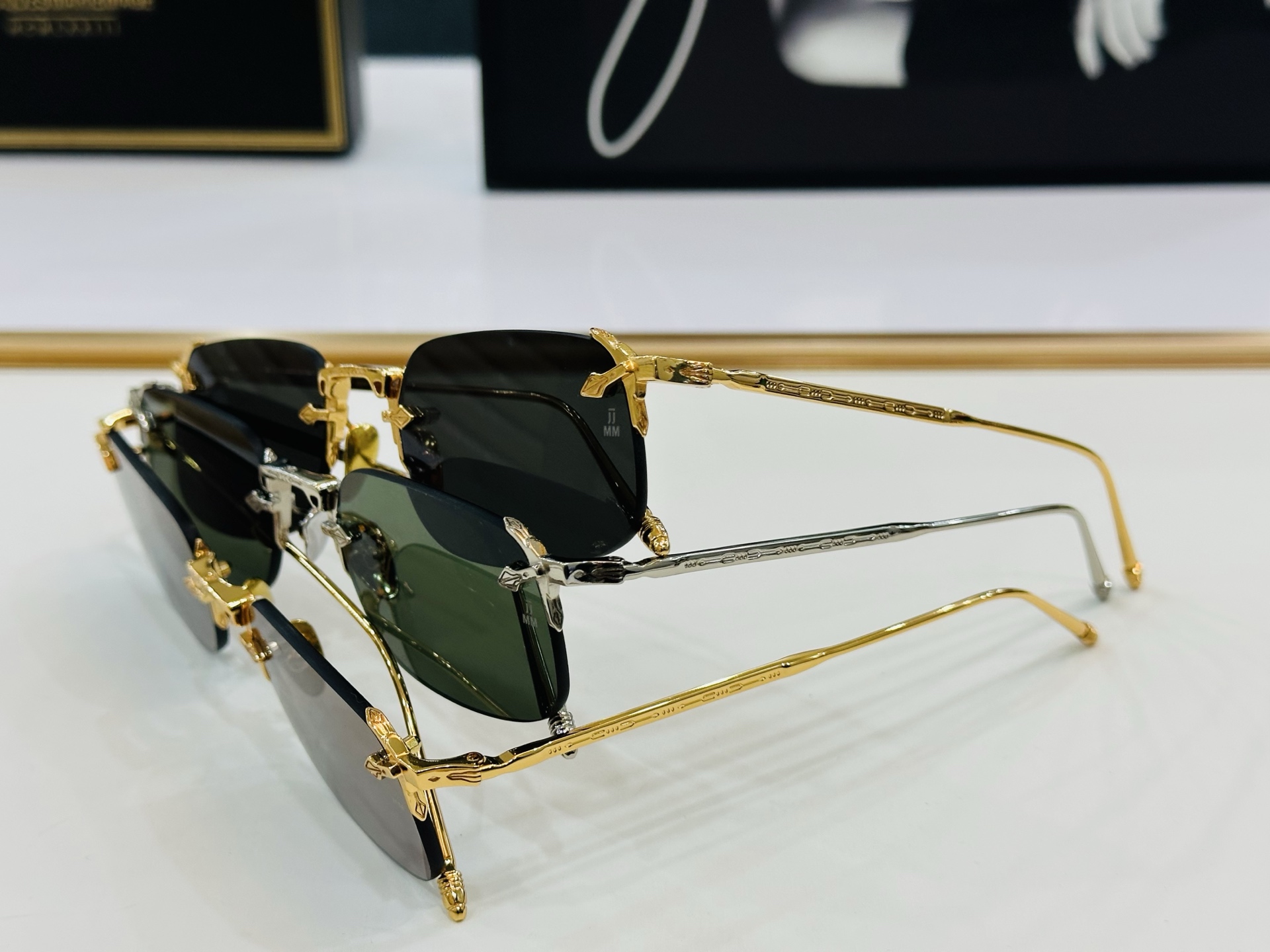 JACQUES MARIE JMMFD-54 
日本手工眼镜 镜框採用上板材打造出  SIZE：54口2