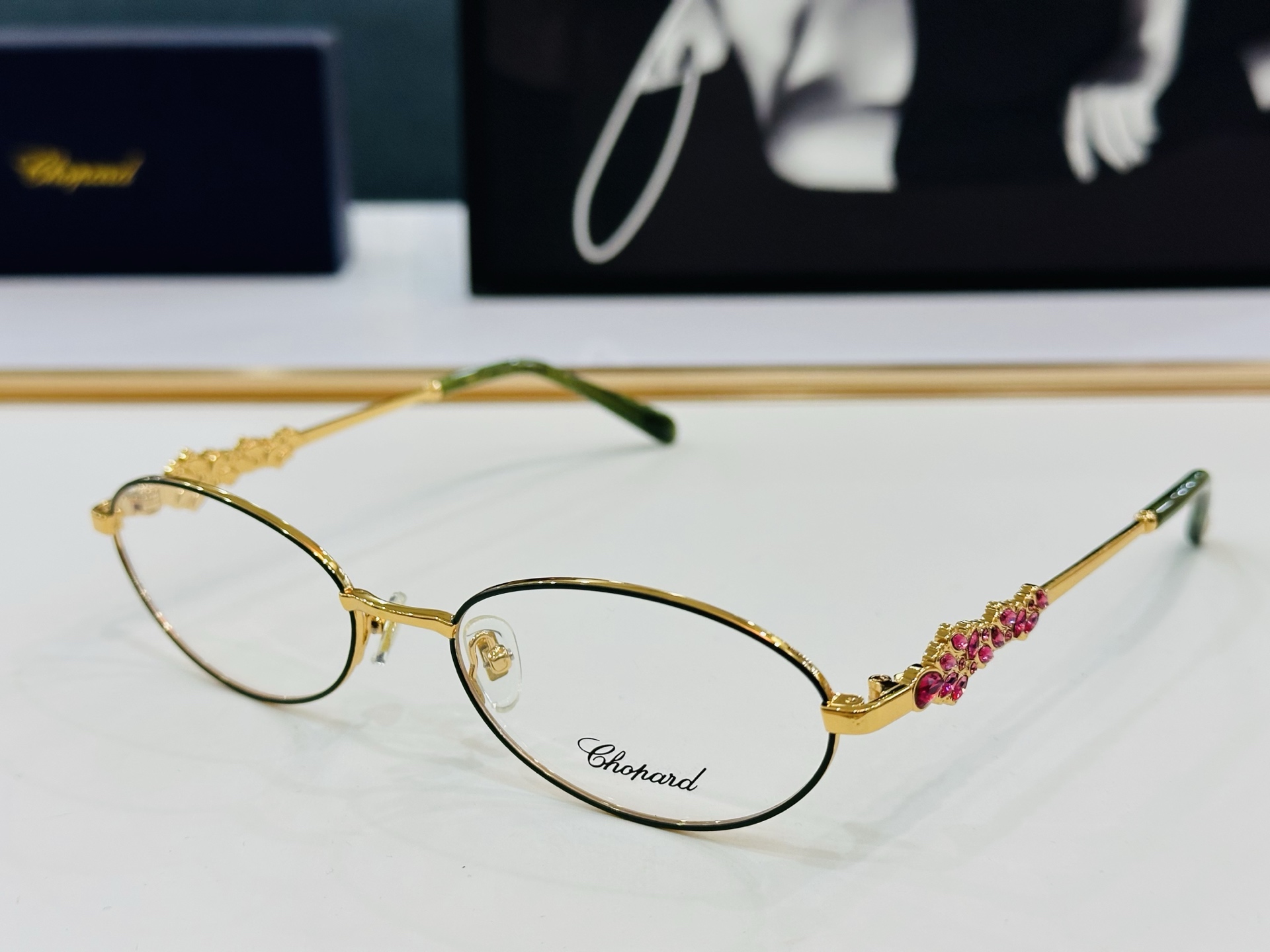 原版 ChoPard肖邦 MODEL SCHG964 Size：56口18-145 以现代时尚的设计风格