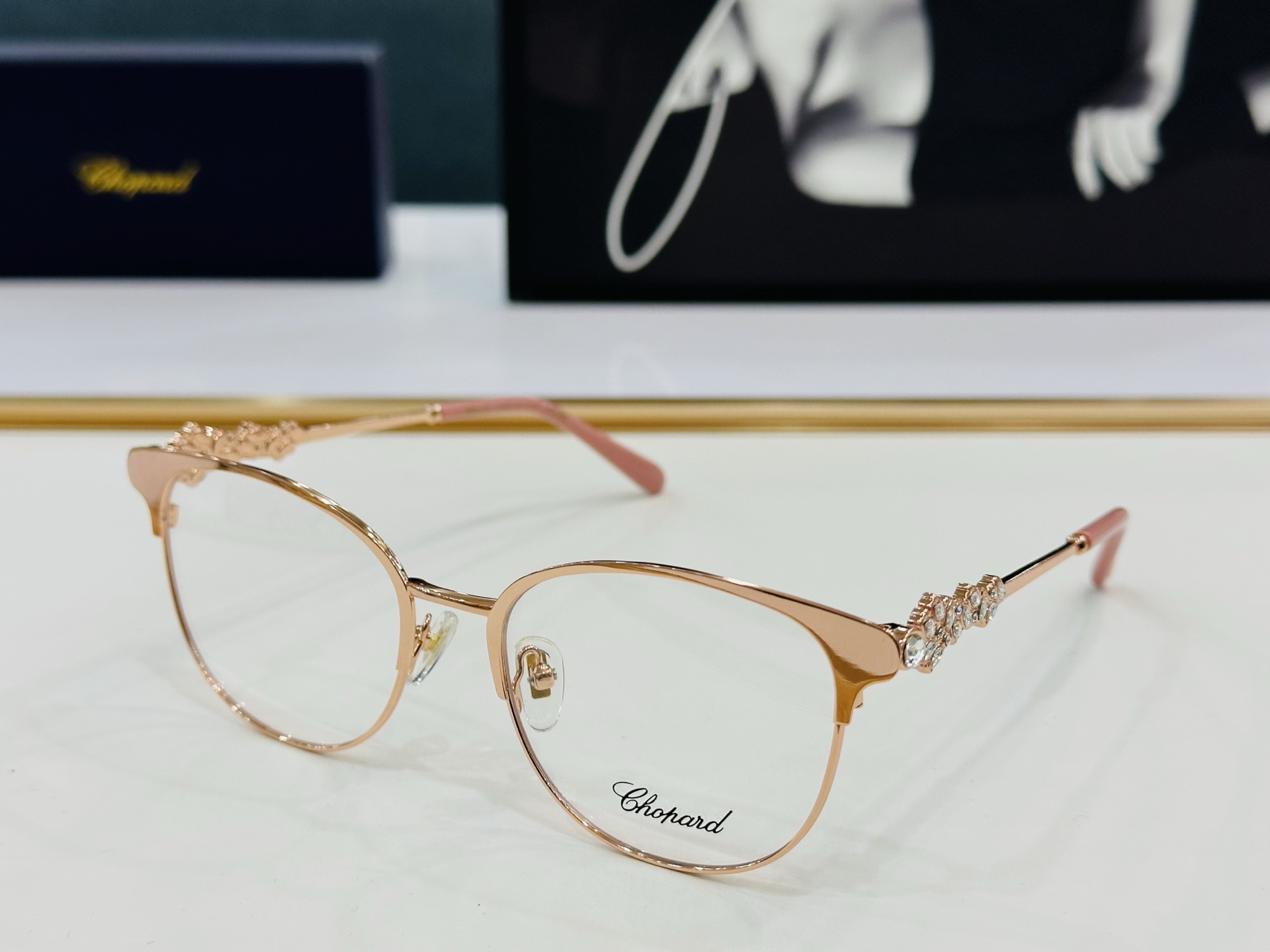 原版 ChoPard肖邦 MODEL SCHG963 Size：54口18-142 以现代时尚的设计风格