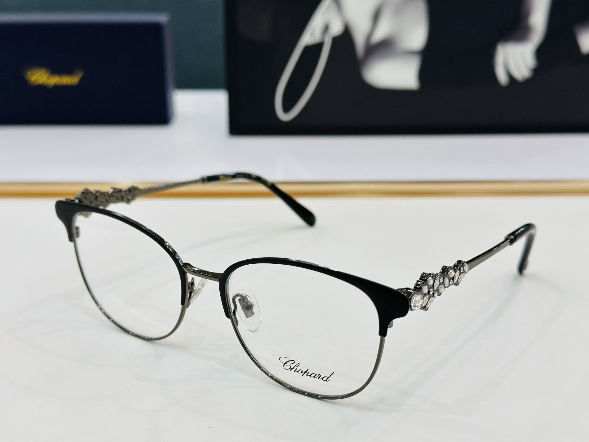 原版 ChoPard肖邦 MODEL SCHG963 Size：54口18-142 以现代时尚的设计风格