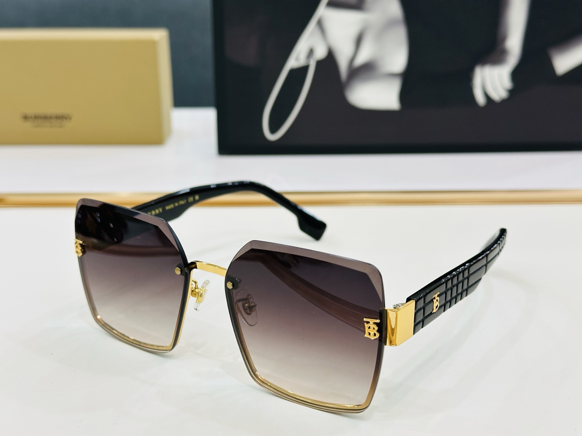 新款 BURBERR*🔻巴家 BE2491 百搭镜架Size：60口17-145 高品质 到货 🌲🌲🌲q