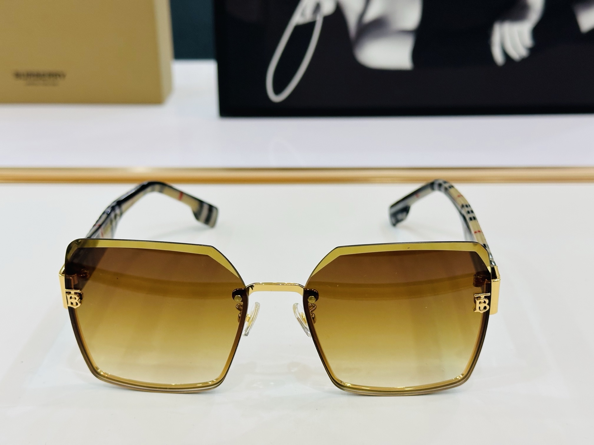 新款 BURBERR*🔻巴家 BE2491 百搭镜架Size：60口17-145 高品质 到货 🌲🌲🌲q