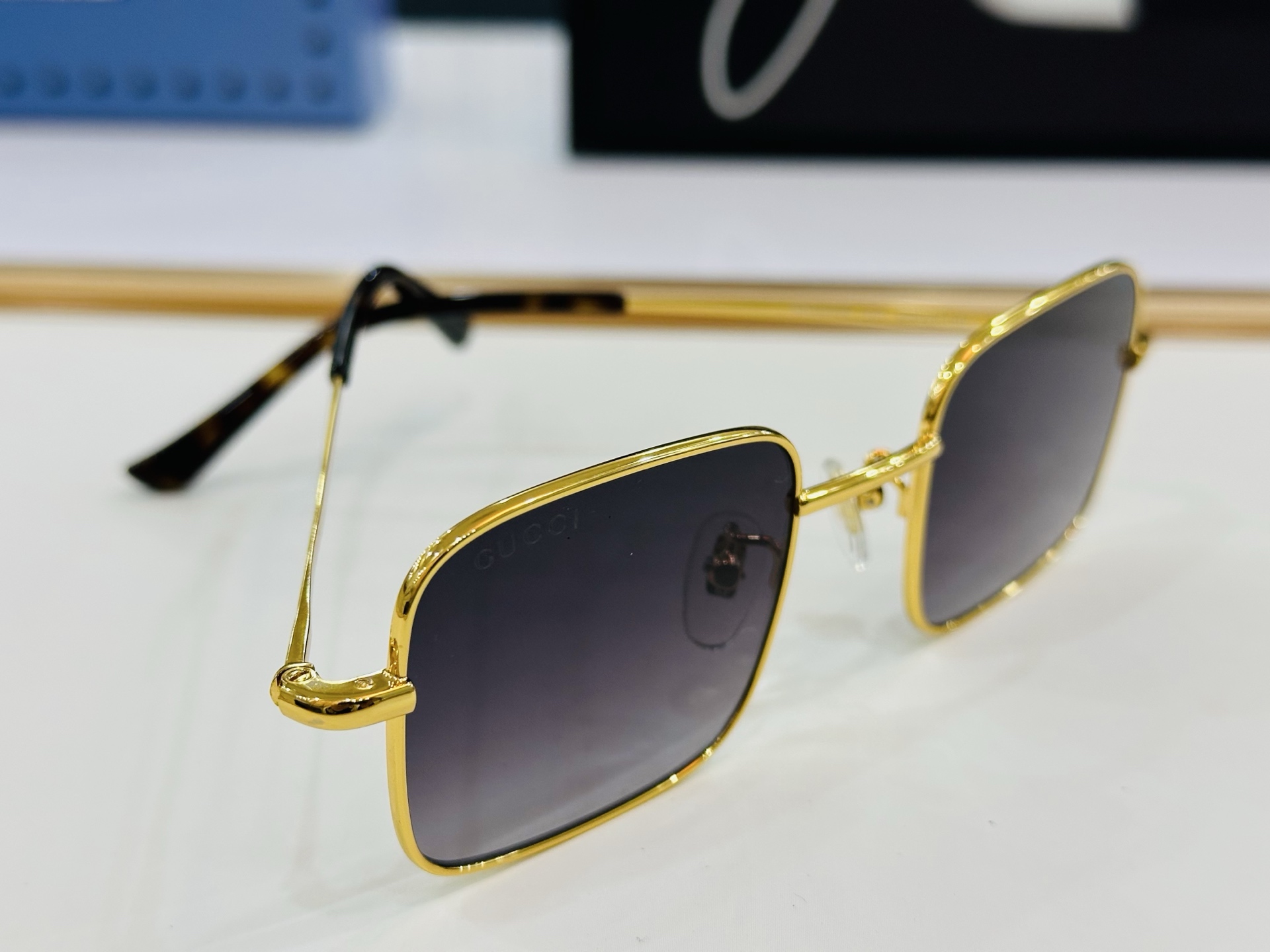 GUCC* 古家 GG1813S 🐝🐝系列 Size：46口23-140   🍁🍁 F超绝品质太阳镜 。