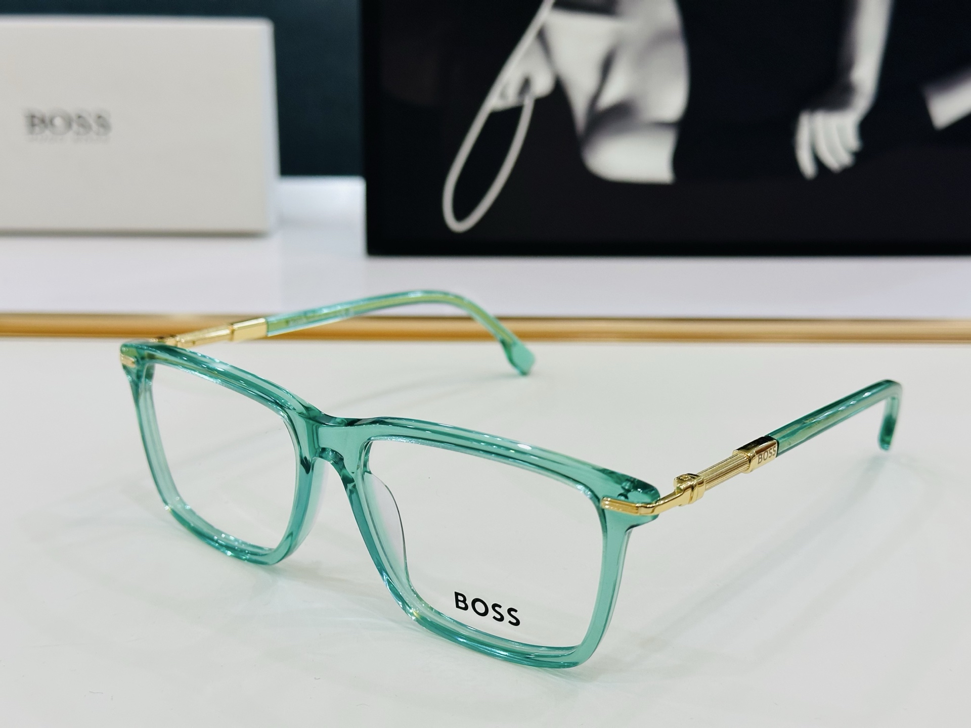 🆕 BOSS1603  Size：56口18-145   🕶🕶💋💋👣👣  不挑脸 🍁经典不过时框型 Z品