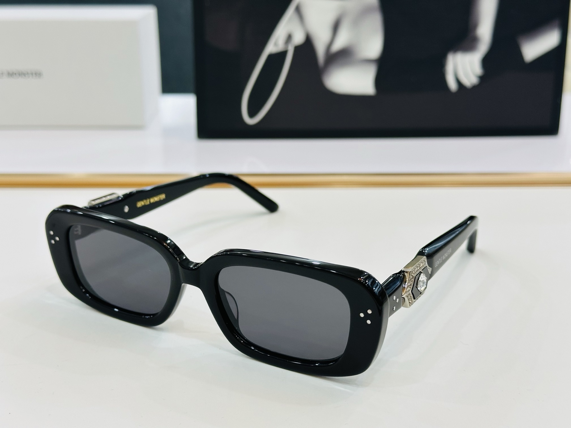 原版官网 GM的墨镜 PHANTOM  太好看爆了🕶️ b又推出这款 Size：54口19-145 超大