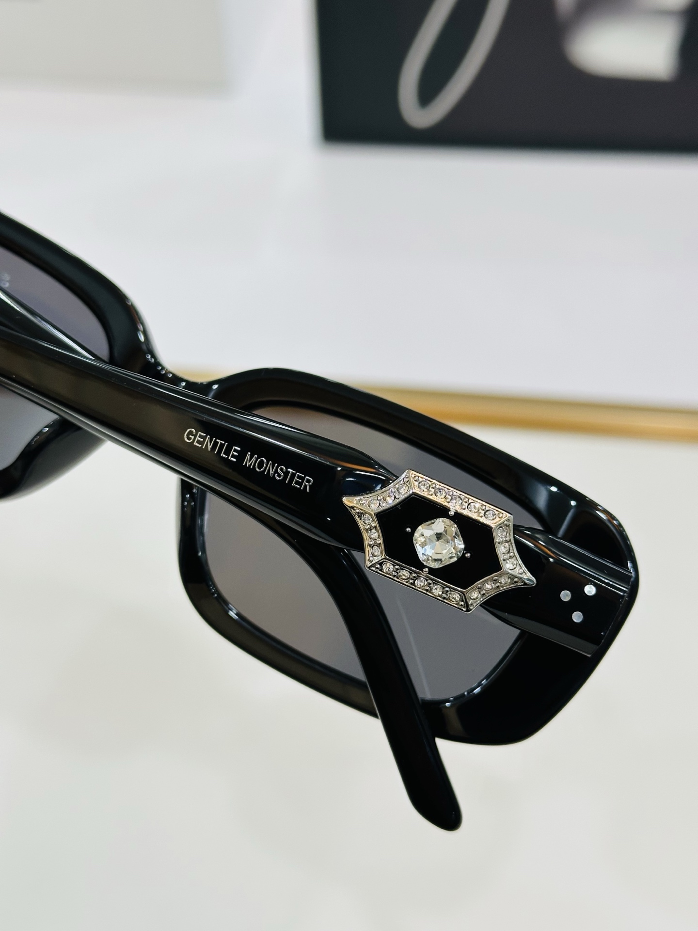 原版官网 GM的墨镜 PHANTOM  太好看爆了🕶️ b又推出这款 Size：54口19-145 超大