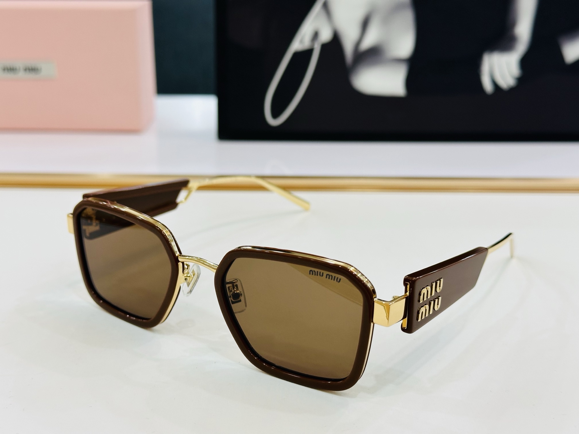 谬家 SMU64WS Size：51口22-145 女士太阳眼镜 玫瑰玫瑰 高档 L时尚墨镜潮人强强太阳