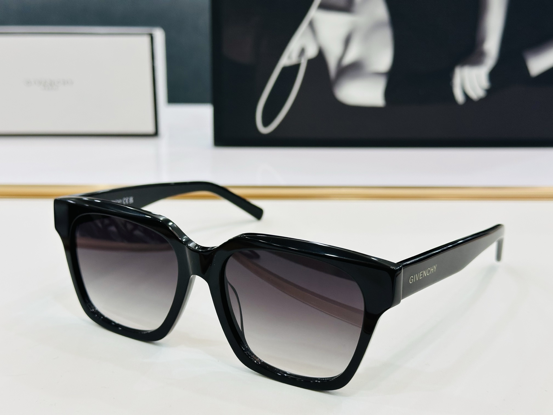 Givench* 纪凡家 GV40024U  Size：56口18-145 原单 👍👍细节做工精细 L太