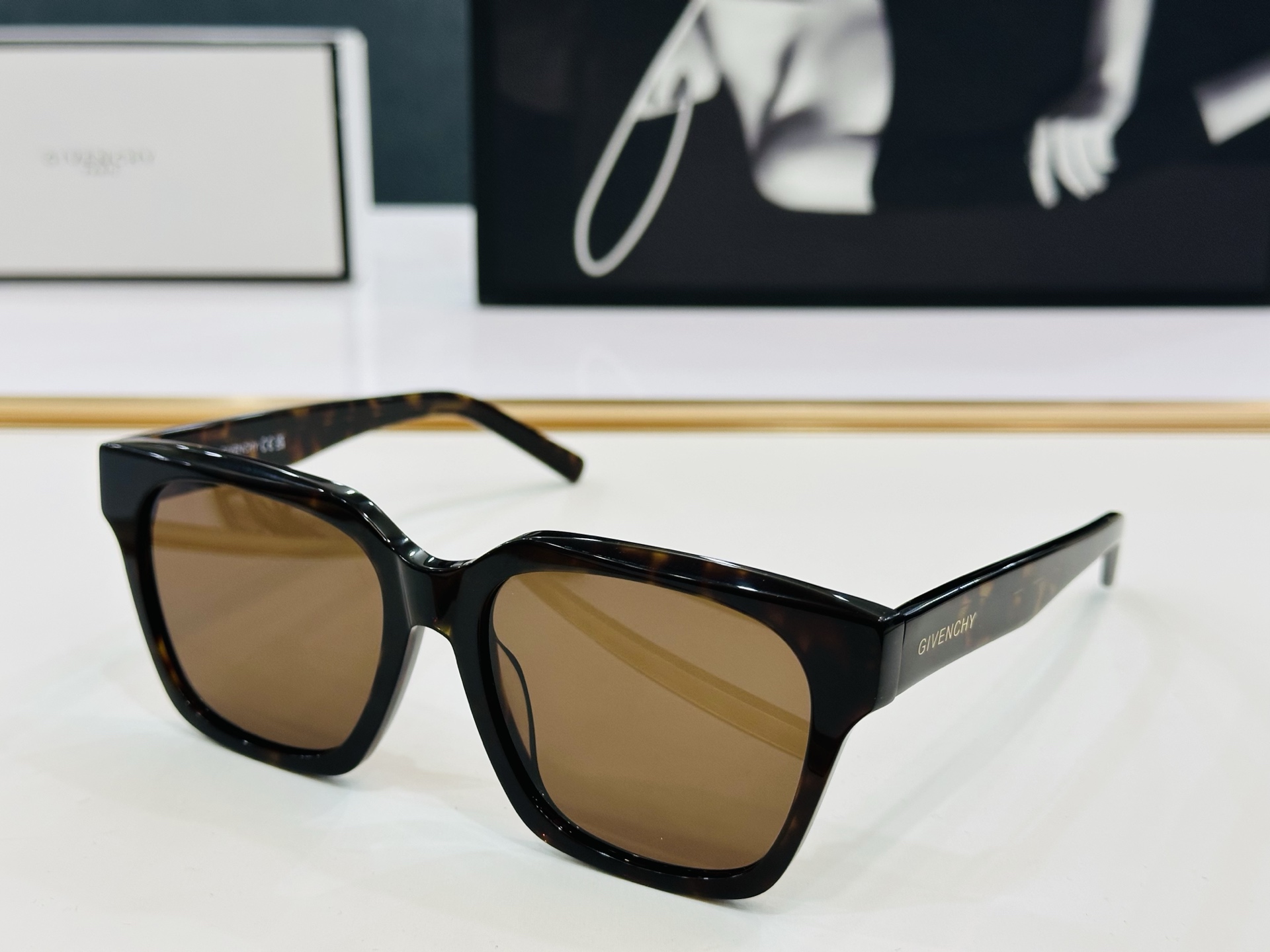 Givench* 纪凡家 GV40024U  Size：56口18-145 原单 👍👍细节做工精细 L太
