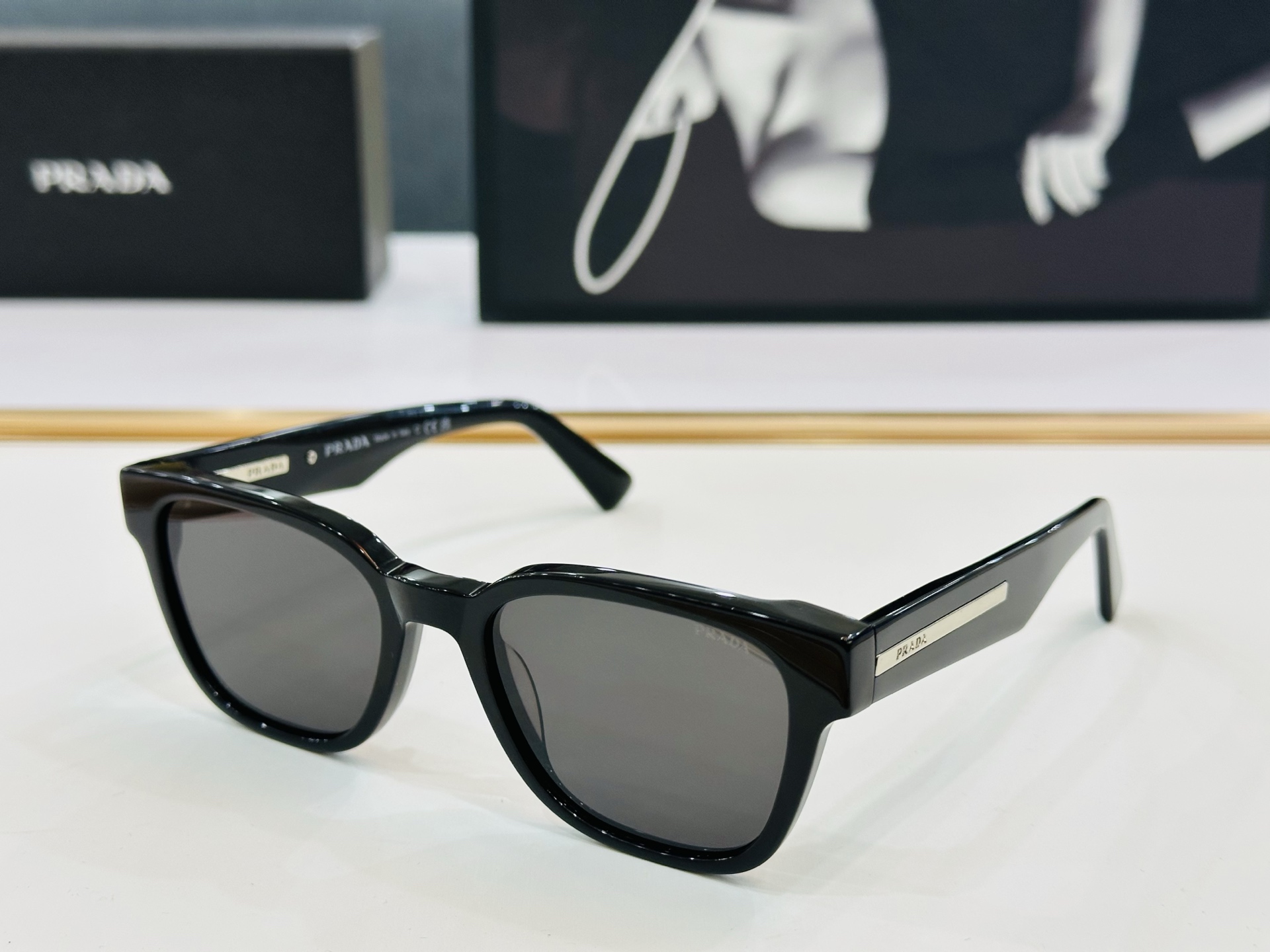 🔺PRAD*🔻普家 PRA04 Size：52口20-145   眼镜系列堪称精湛制作 彰显独特个 L火