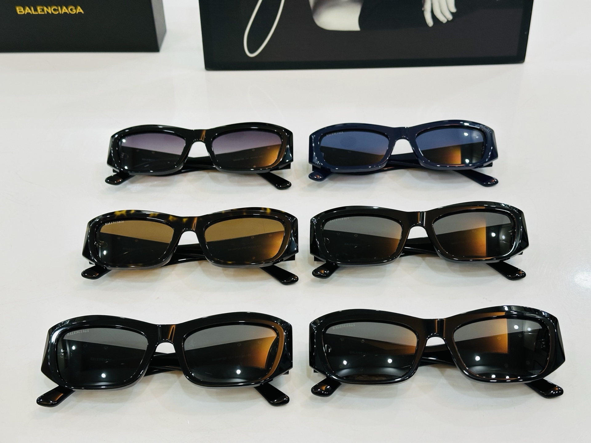 BALENCIAGA巴黎世家 BB0397SK Size：55口20-145 超级百搭造型 FD百搭时尚