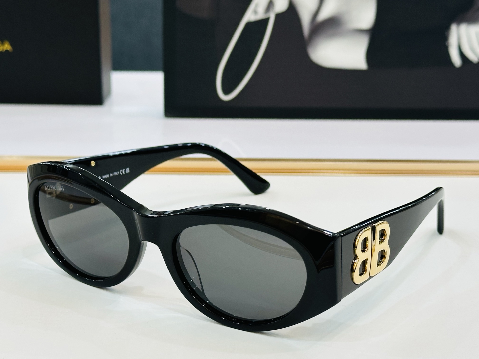 BALENCIAGA巴黎世家 BB0396SK Size：54口21-145 超级百搭造型 FD百搭时尚