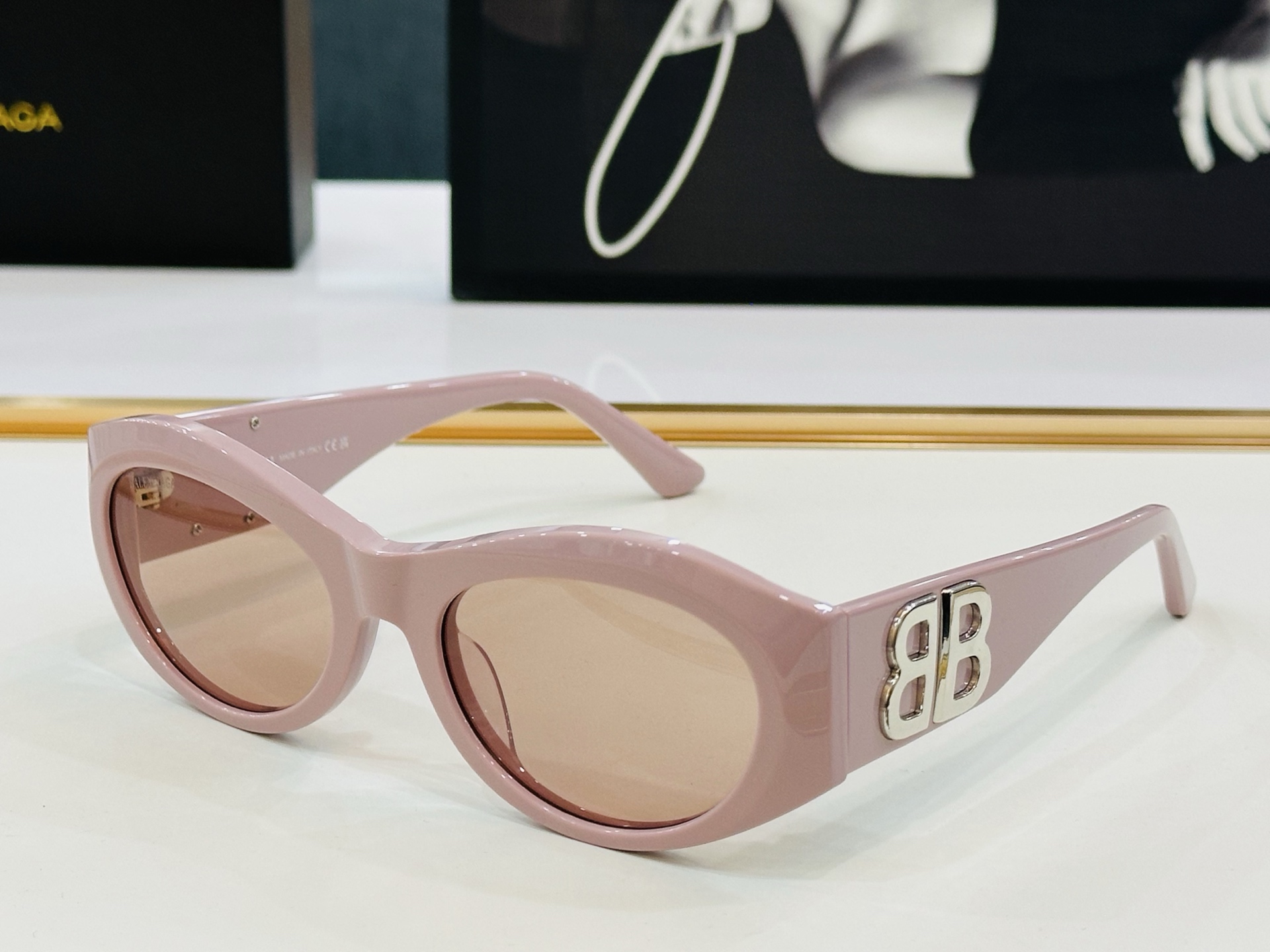 BALENCIAGA巴黎世家 BB0396SK Size：54口21-145 超级百搭造型 FD百搭时尚