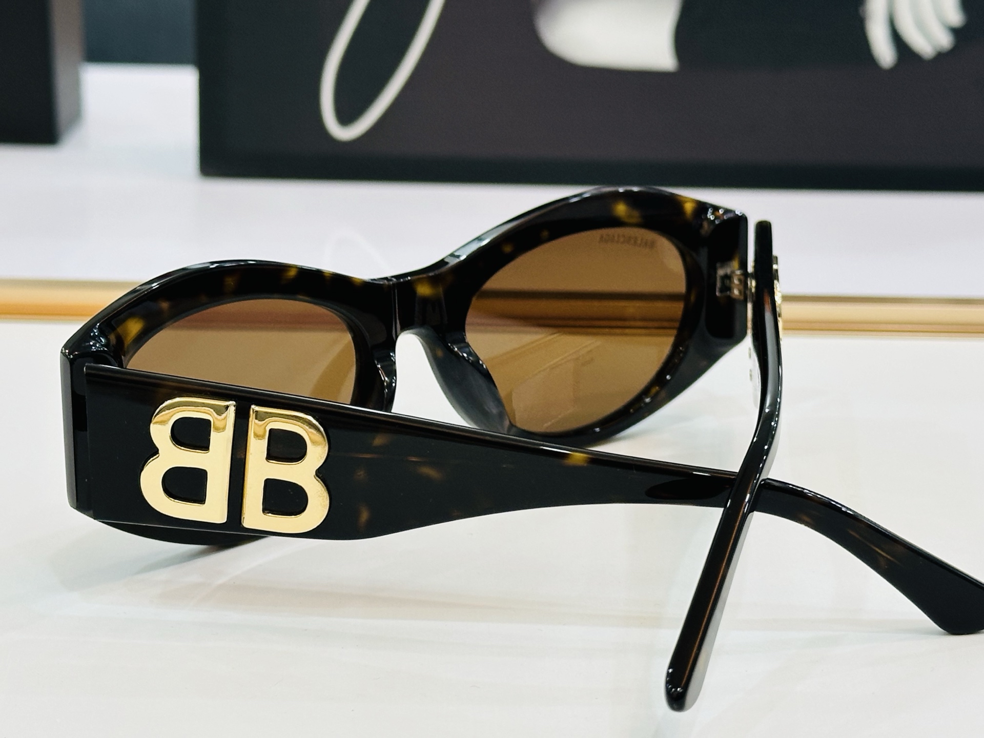 BALENCIAGA巴黎世家 BB0396SK Size：54口21-145 超级百搭造型 FD百搭时尚