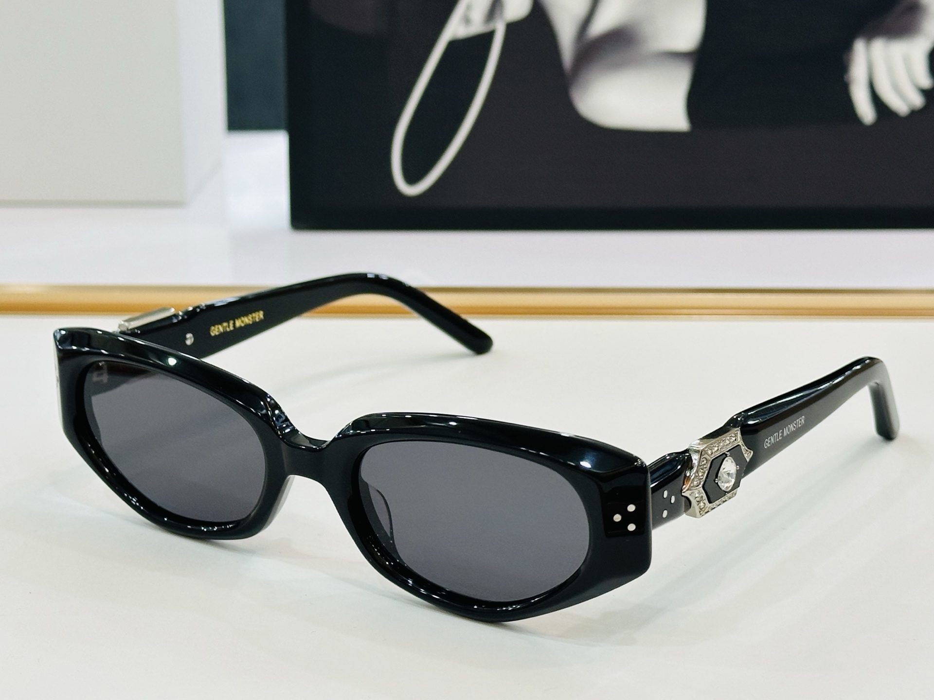 原版官网 GM的墨镜 RUVY VAN 太好看爆了🕶️ b又推出这款 Size：55口21-145 超大