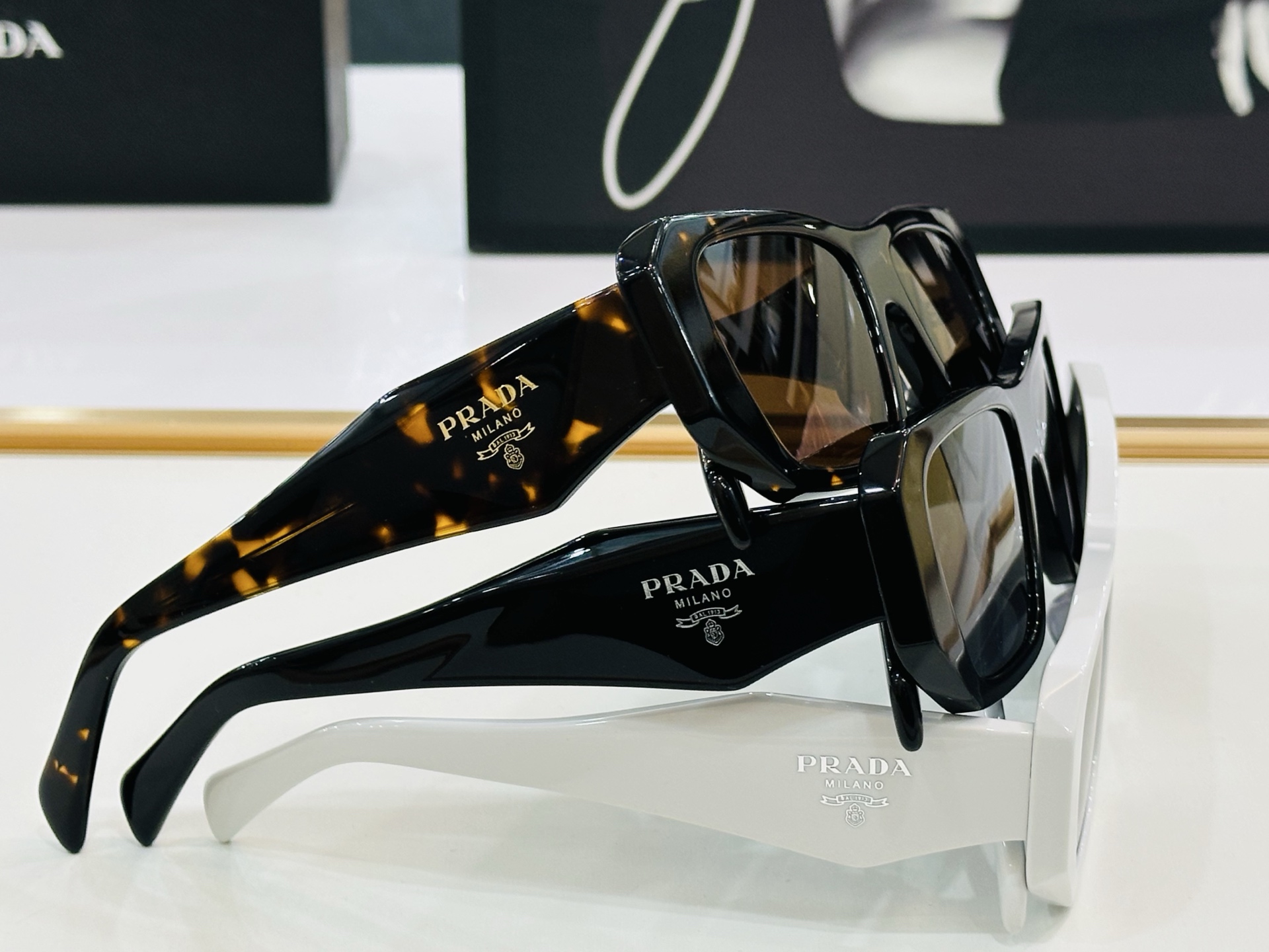🔺PRAD*🔻普家 SPR1791 Size：53口17-145   眼镜系列堪称精湛制作 彰显独特个 
