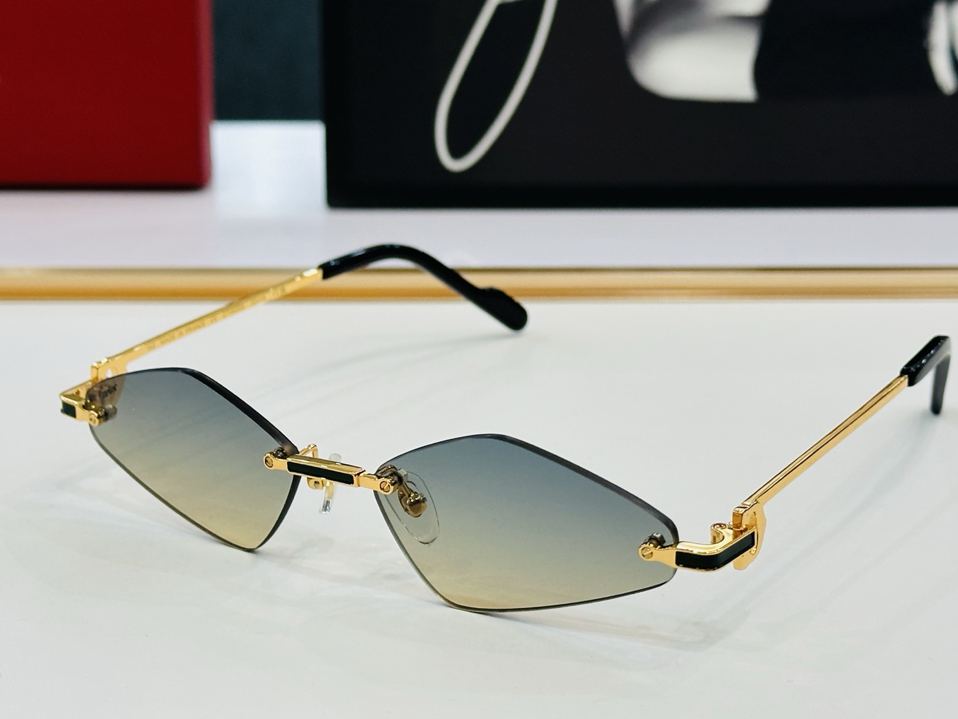 🆕 原版Cartie* 卡家 官网经典款 太阳镜 CT0659S Size：56口17-143  电镀工
