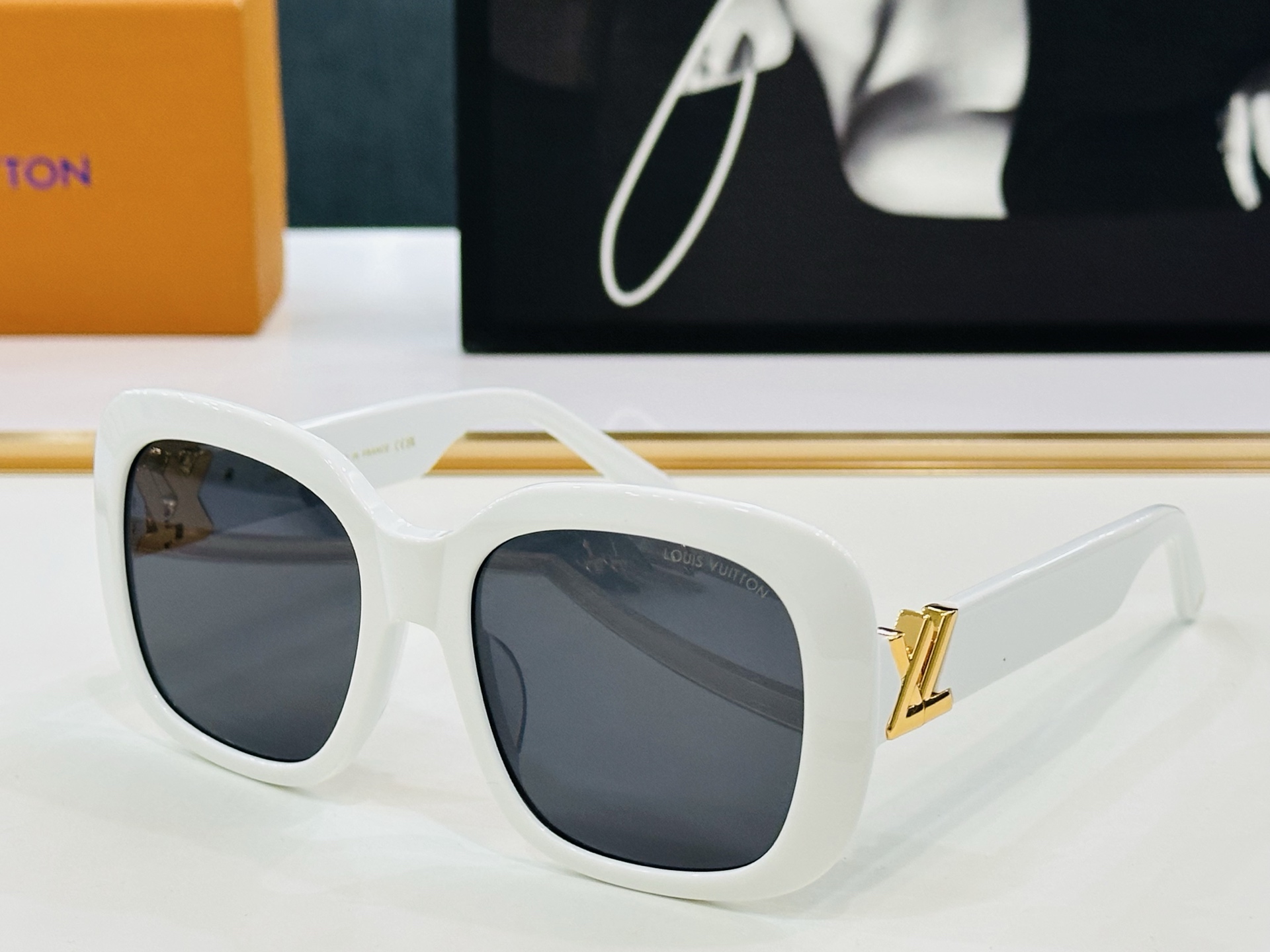路易家 🎩Z2133W Size：55口19-140   充满活力的 展现独特个性🌟展现大气的你 D高品