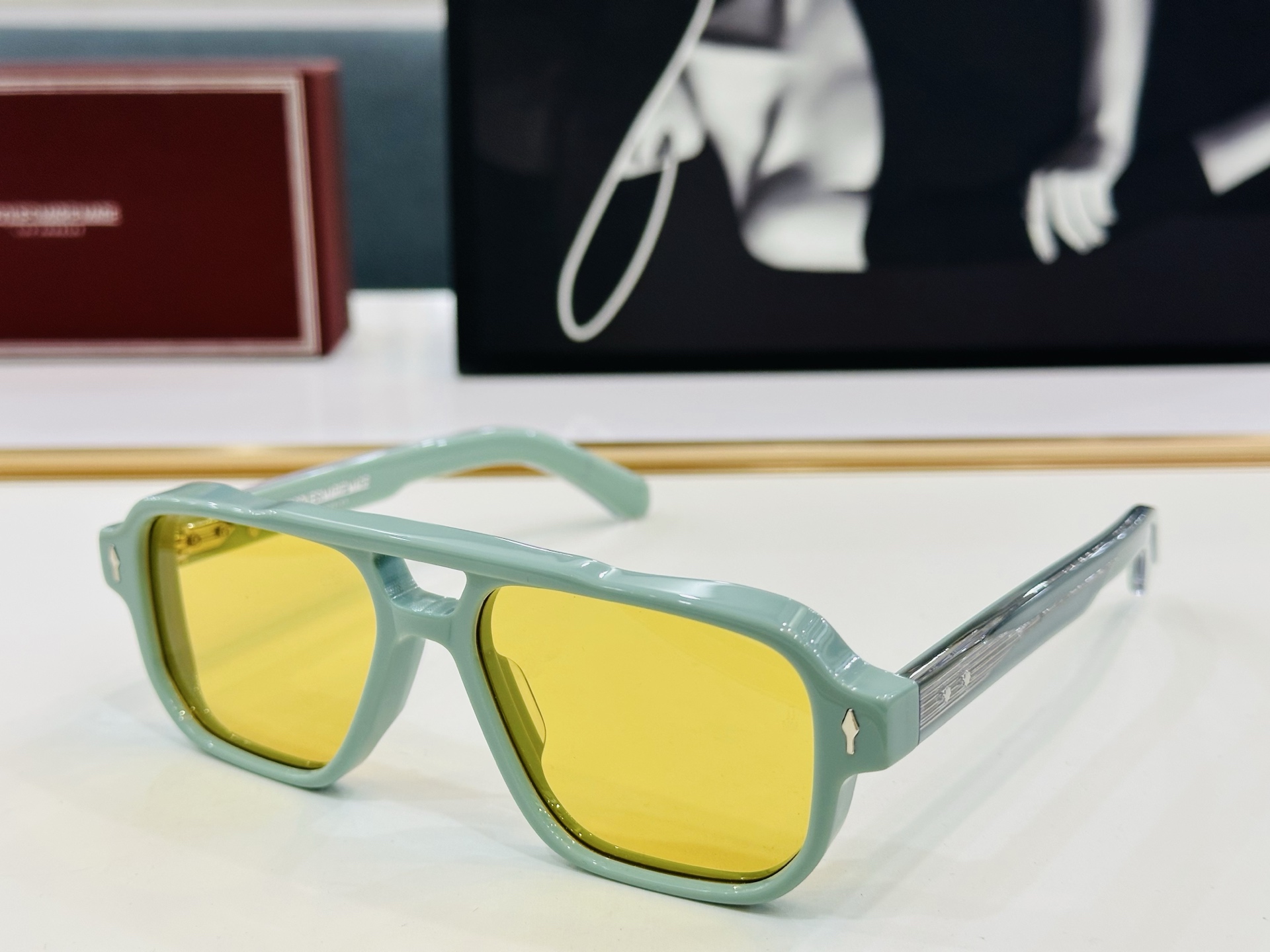 JACQUES MARIE EVANSI 
日本手工眼镜 镜框採用上板材打造出  SIZE：55口17-