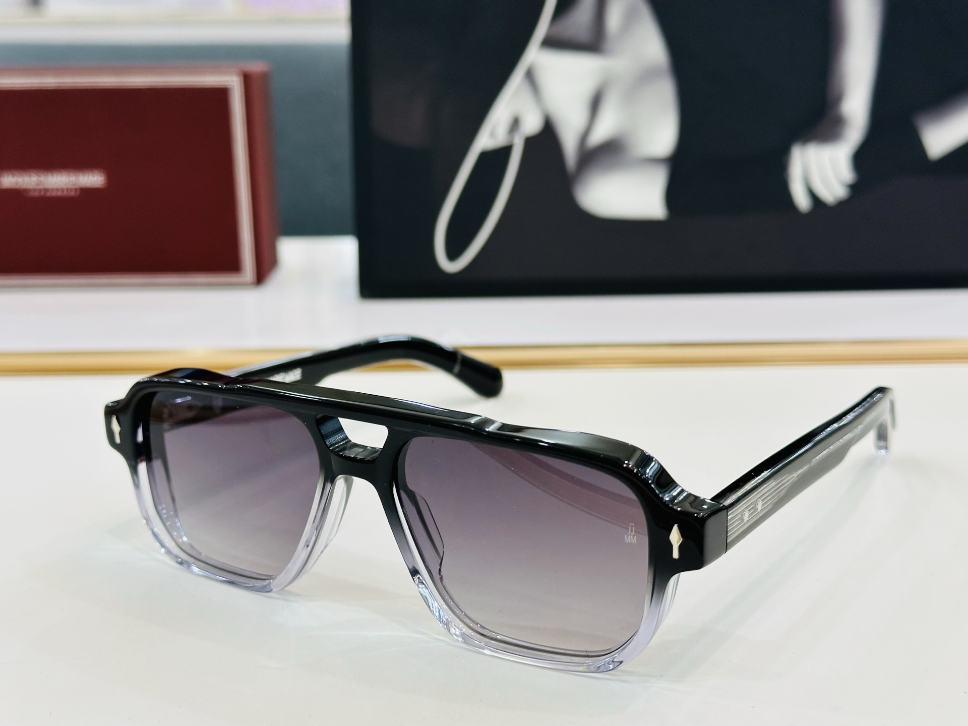 JACQUES MARIE EVANSI 
日本手工眼镜 镜框採用上板材打造出  SIZE：55口17-