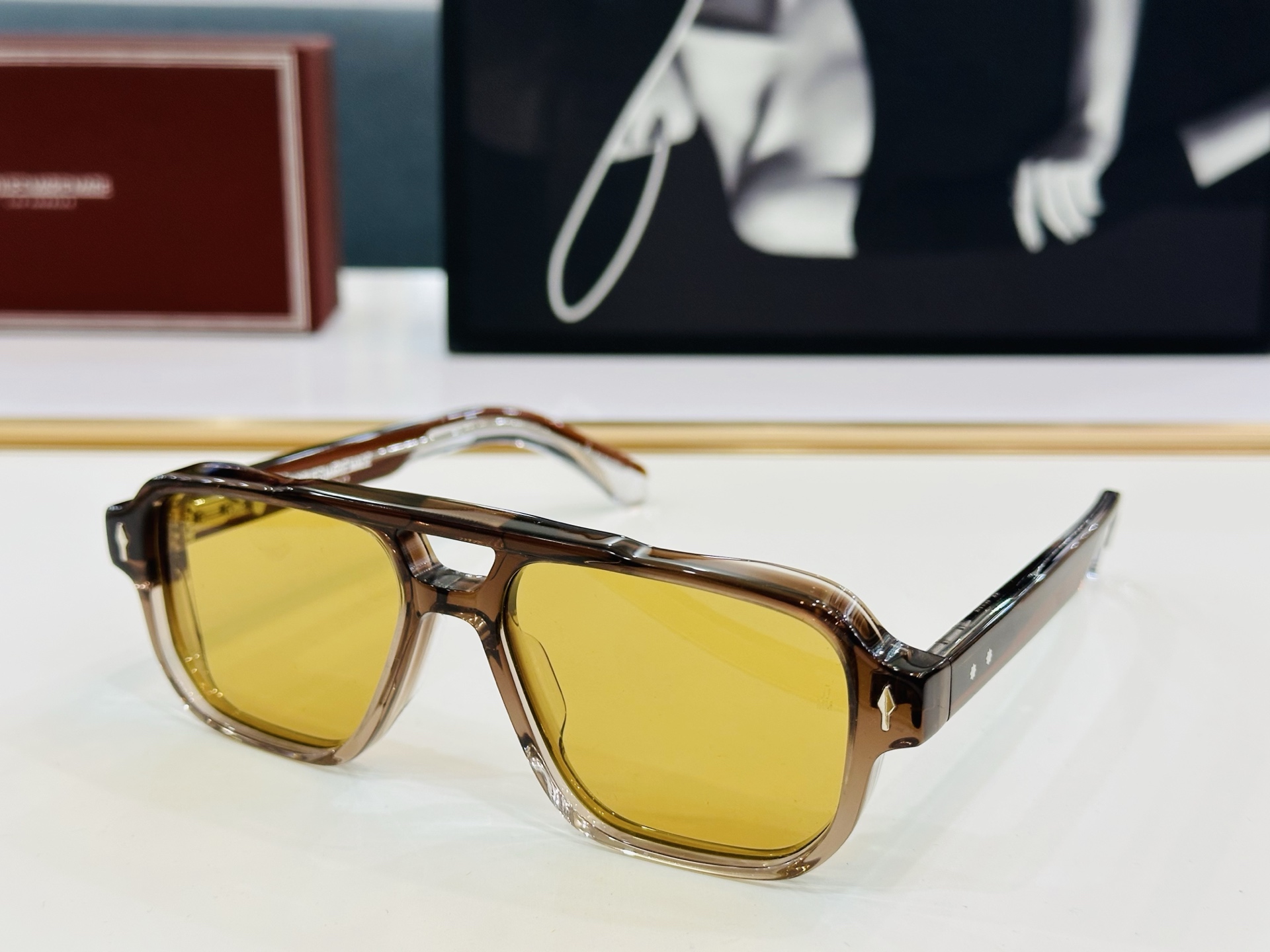 JACQUES MARIE EVANSI 
日本手工眼镜 镜框採用上板材打造出  SIZE：55口17-