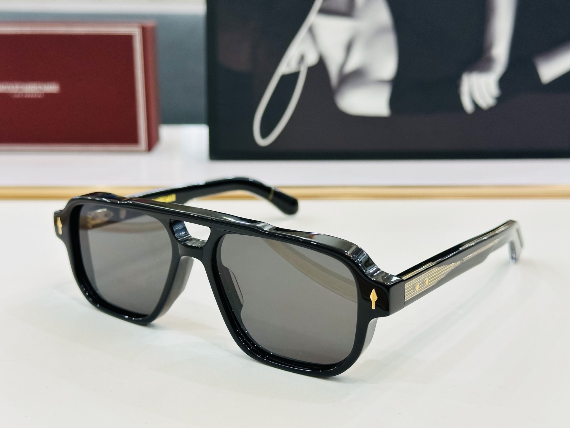 JACQUES MARIE EVANSI 
日本手工眼镜 镜框採用上板材打造出  SIZE：55口17-