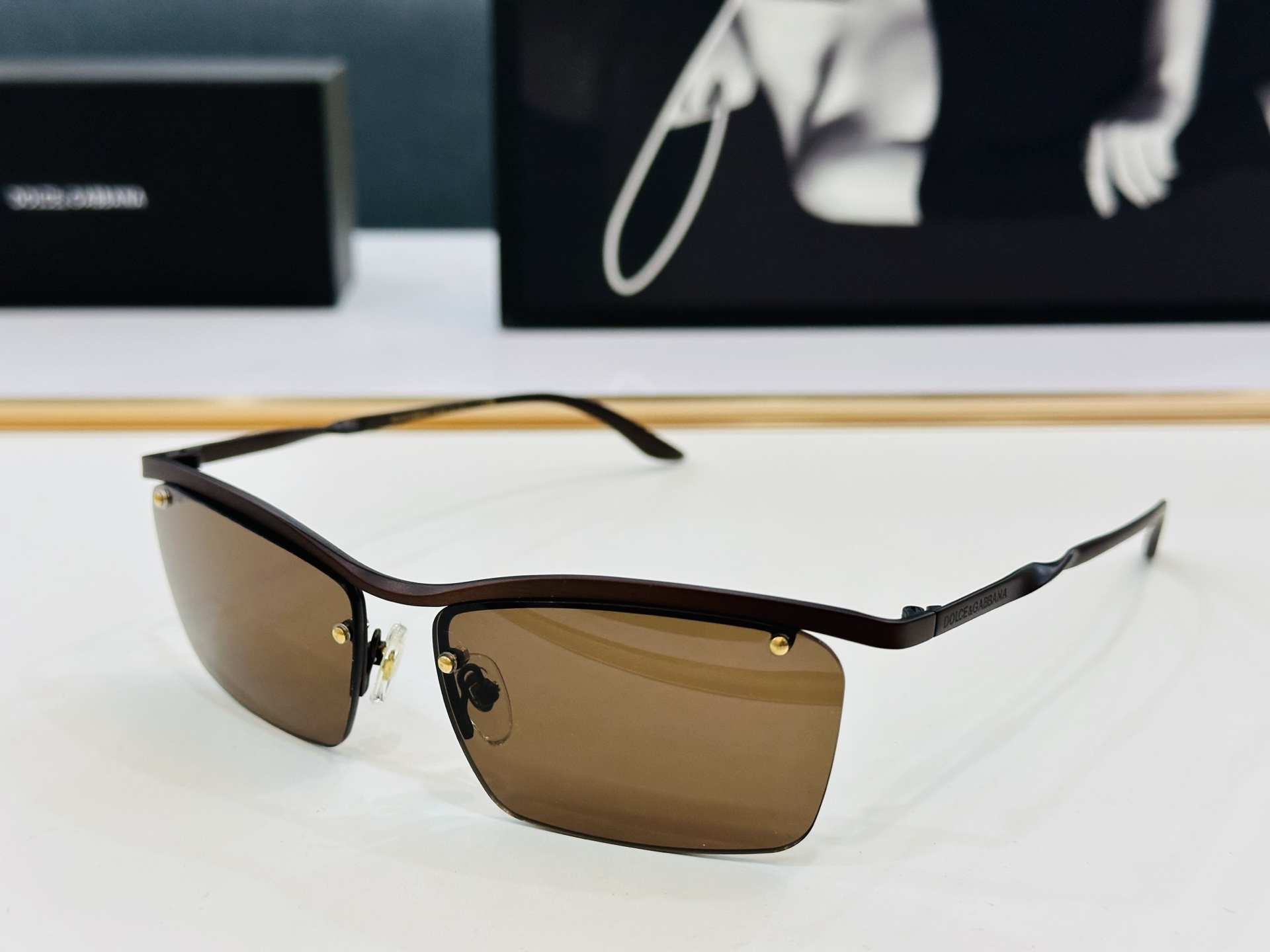 🆕 官网款 🔺DOLCE&GABBAN*🔻DG2207      Size：59口16-142 新颖独特