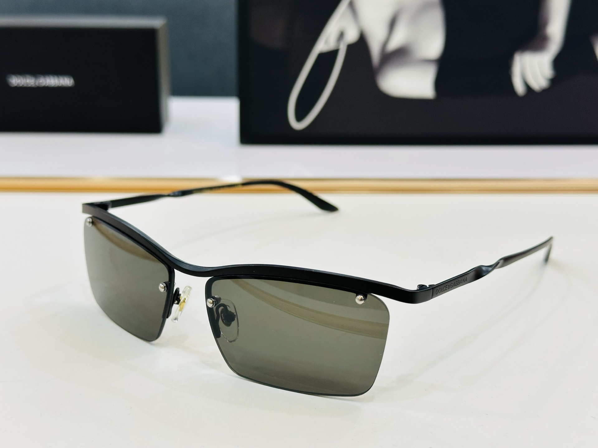 🆕 官网款 🔺DOLCE&GABBAN*🔻DG2207      Size：59口16-142 新颖独特