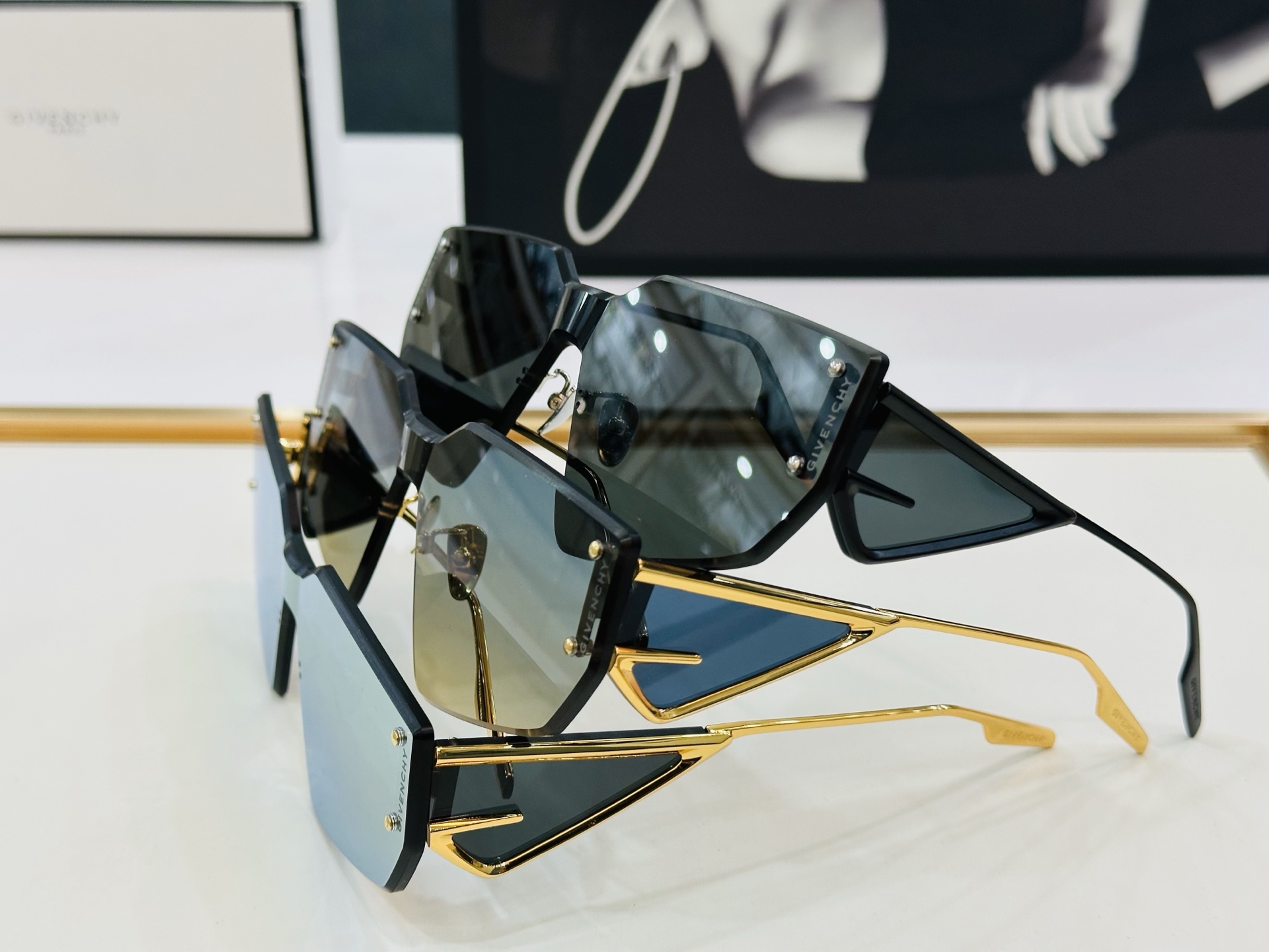 Givench* 纪凡家 GV60016U Size：147口0-138  原单 👍👍细节做工精细 X太