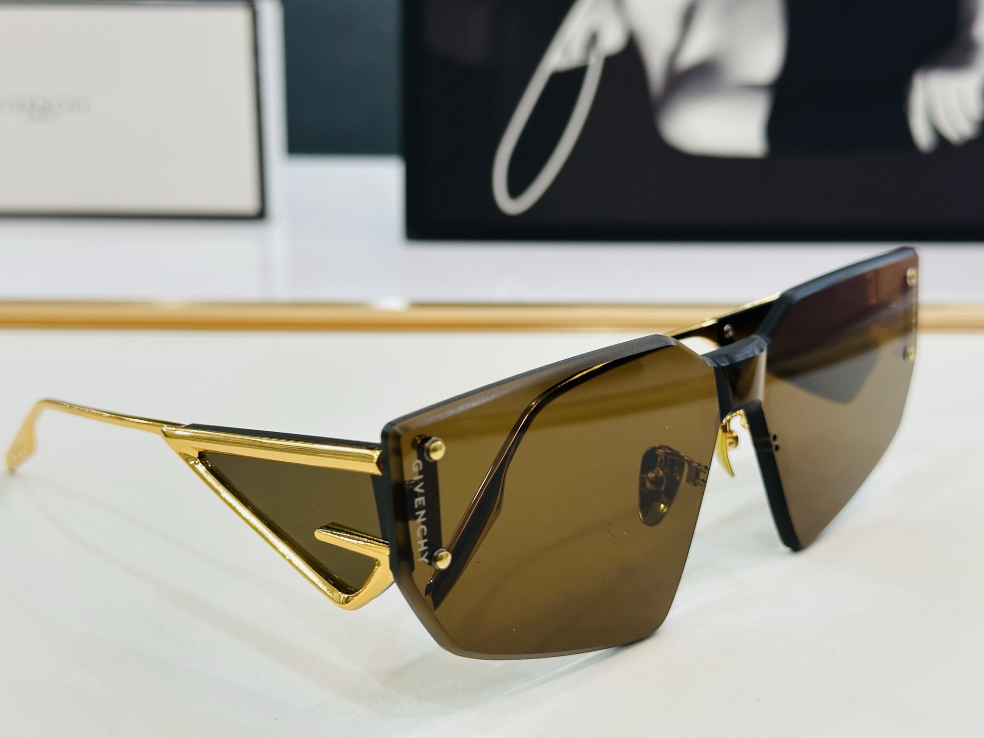 Givench* 纪凡家 GV60016U Size：147口0-138  原单 👍👍细节做工精细 X太