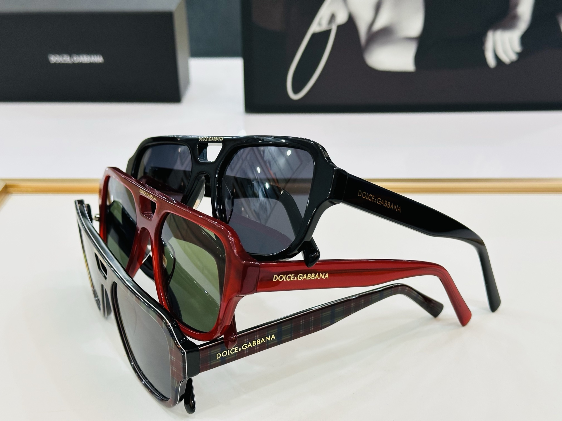 🆕 官网款 🔺DOLCE&GABBAN*🔻DG4003  Size：54口19-143 新颖独特🔝🔝K美