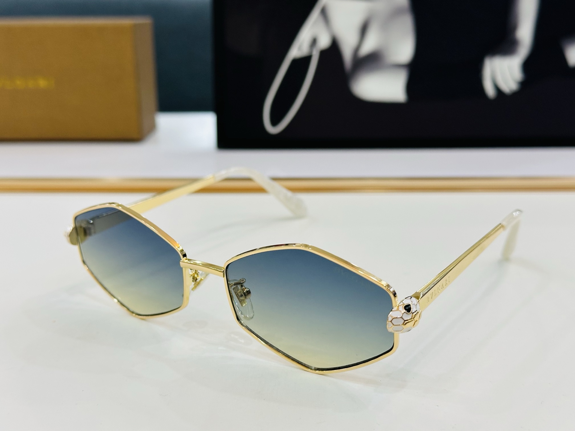 🆕款 官网同售 宝格家 BV40082 👍 Size ：56口17-140  绝对要买😎品质非常完美 C