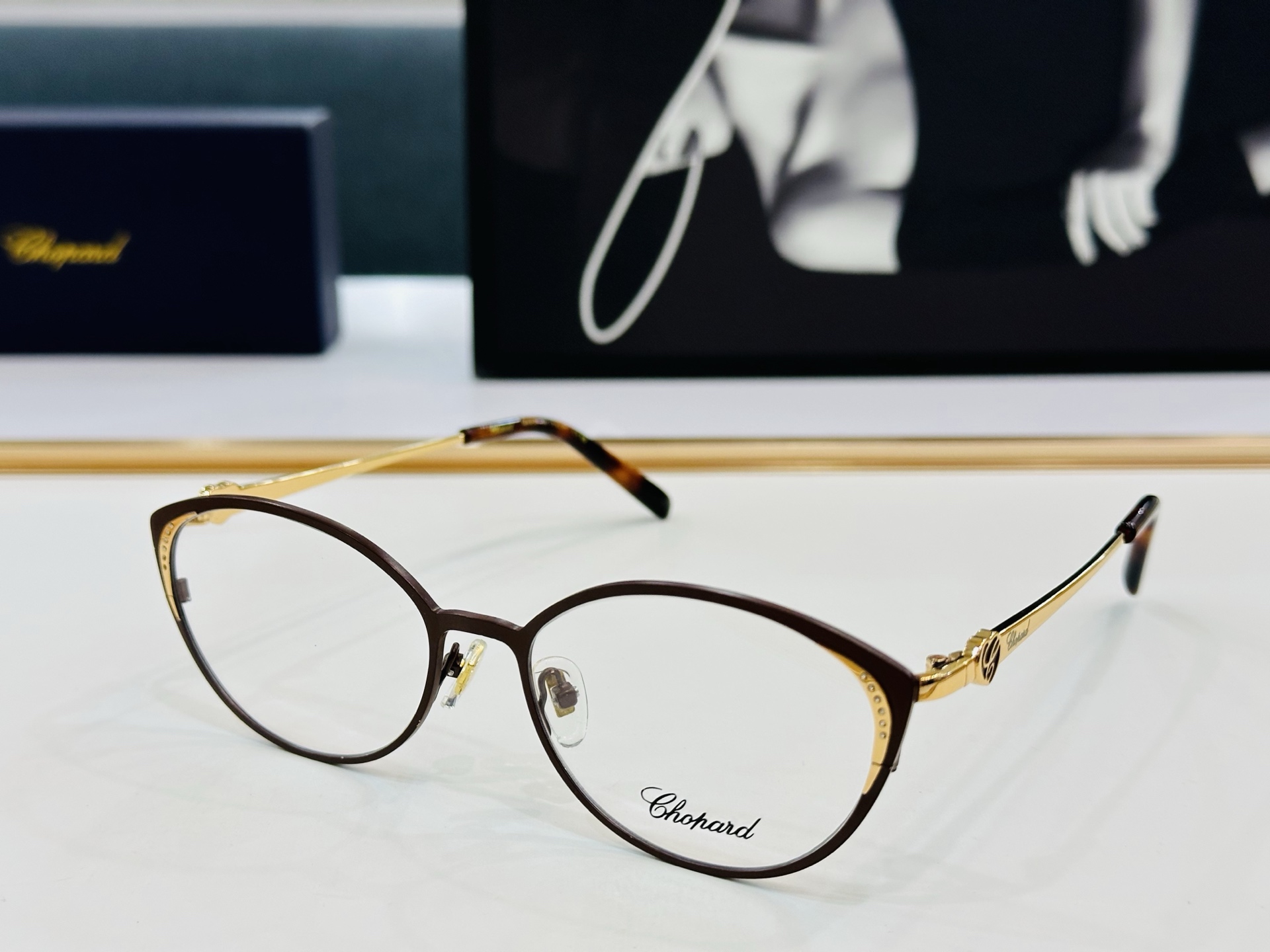原版 ChoPard肖邦 MODEL VCHF69 Size：55口17-140 以现代时尚的设计风格 