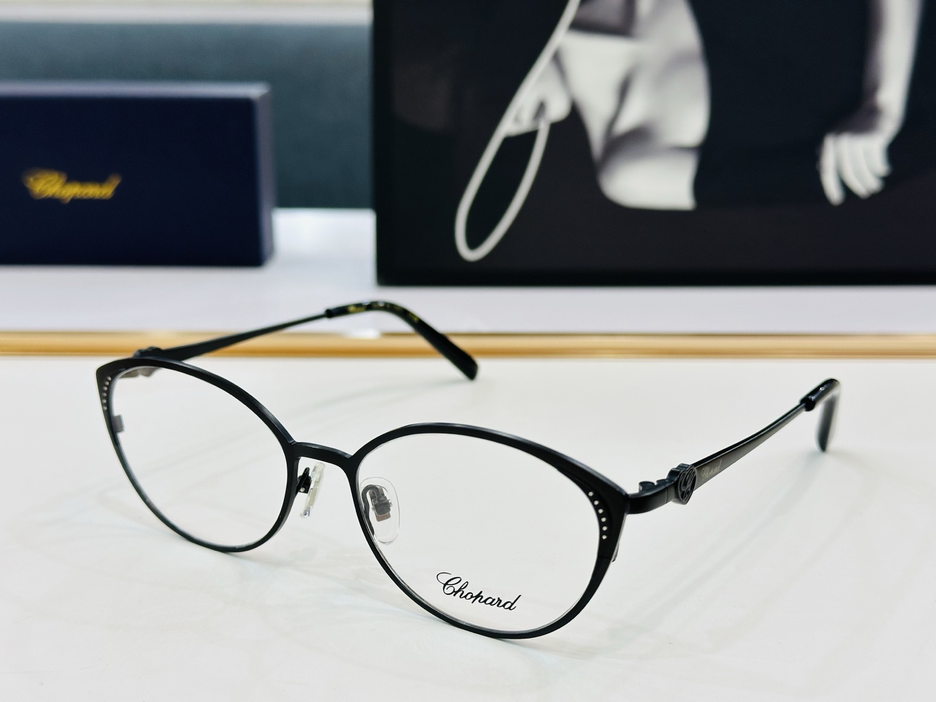 原版 ChoPard肖邦 MODEL VCHF69 Size：55口17-140 以现代时尚的设计风格 